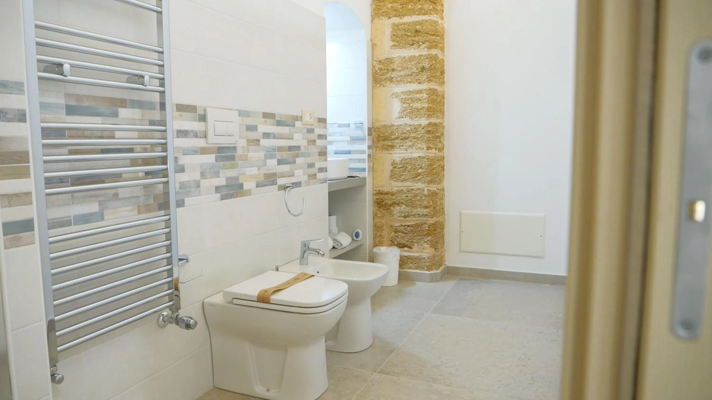 Toilet in Perla Suite