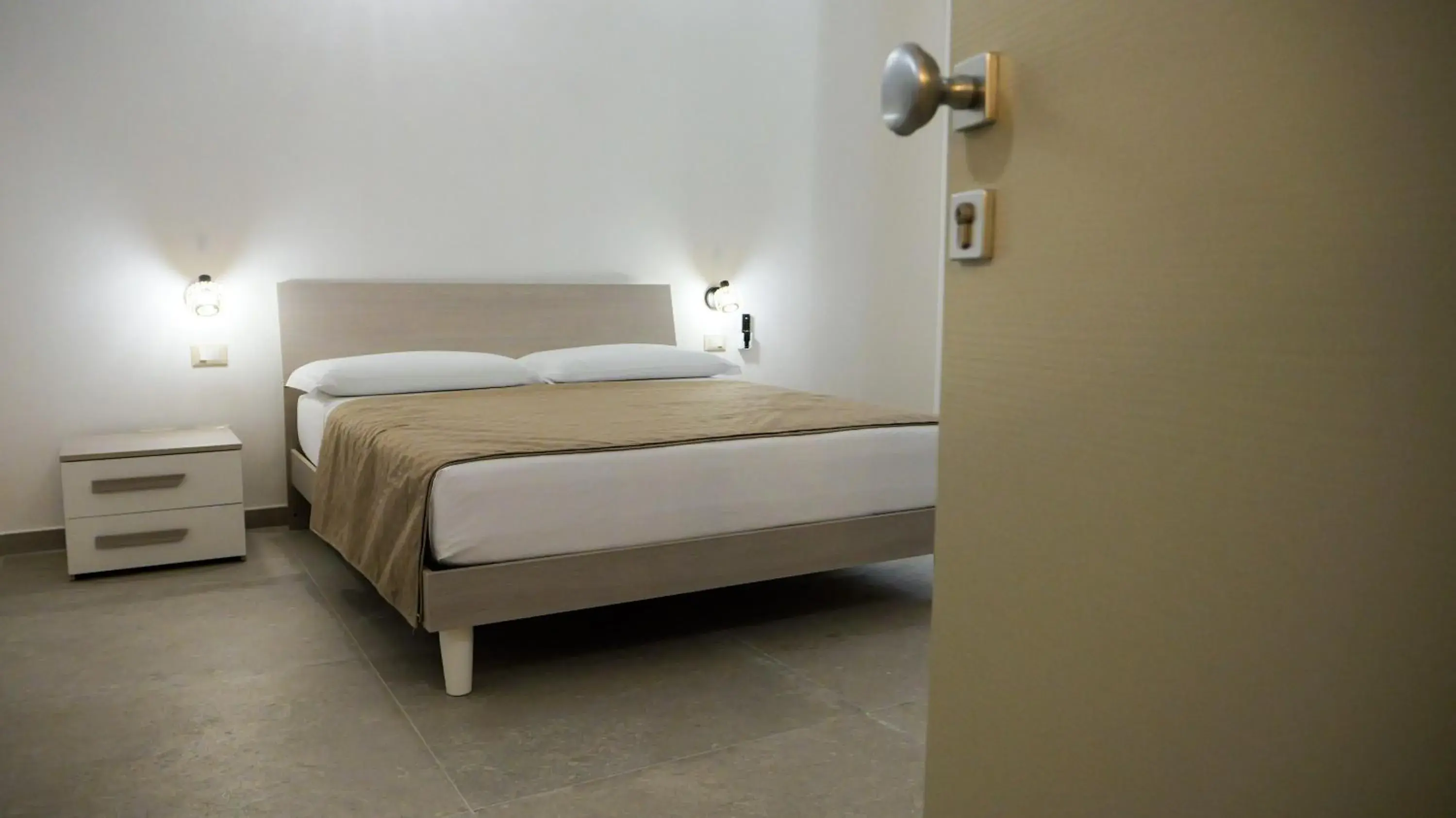 Double Room with Private Bathroom - single occupancy in Perla Suite Double Room with Private Bathroom - single occupancy in Perla Suite