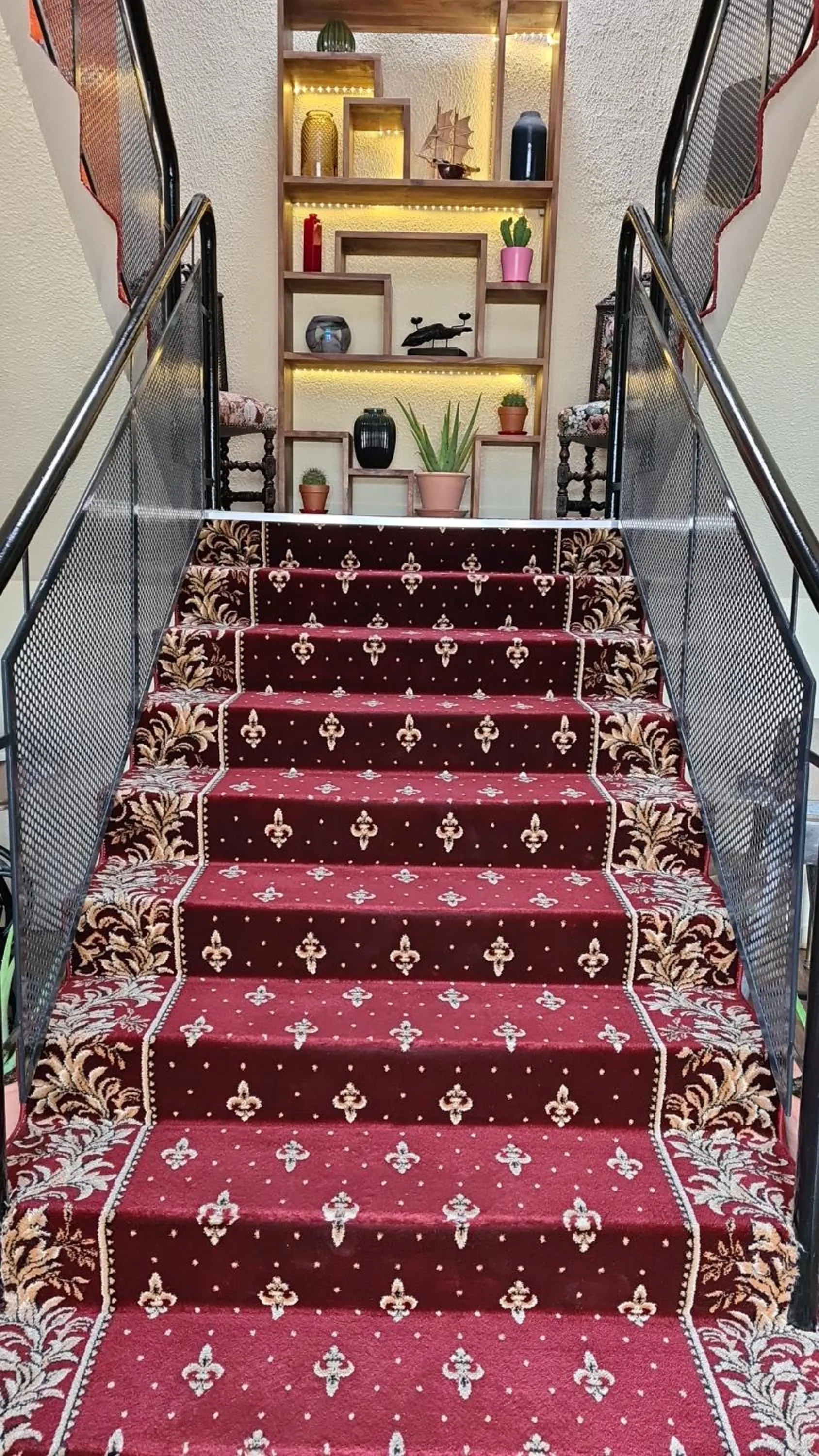 Property building in Hôtel L'Etoile Aéroport - A61