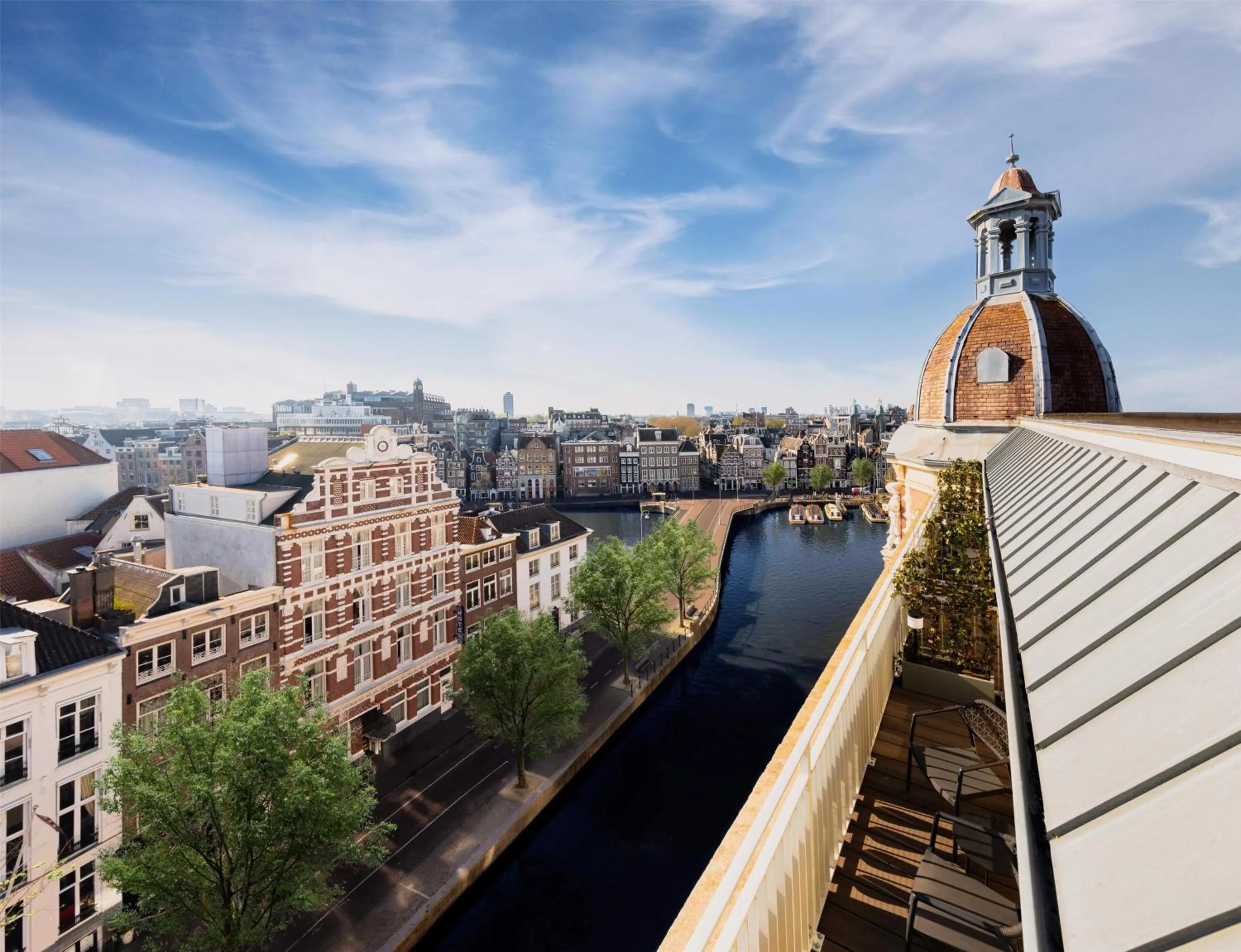 Bedroom in Tivoli Doelen Amsterdam Hotel