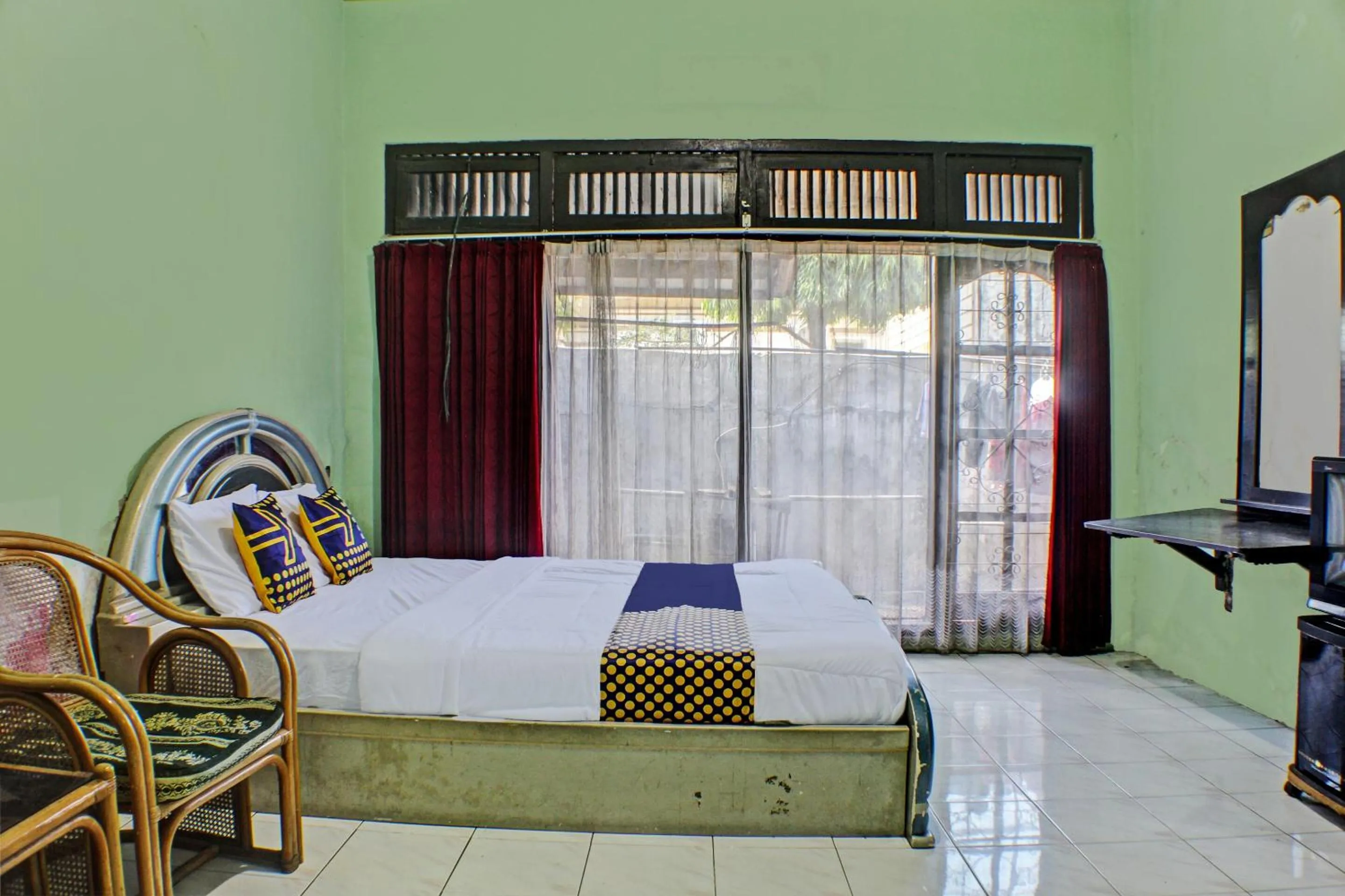 Bedroom, Bed in Hotel O Badar Guest House Syariah