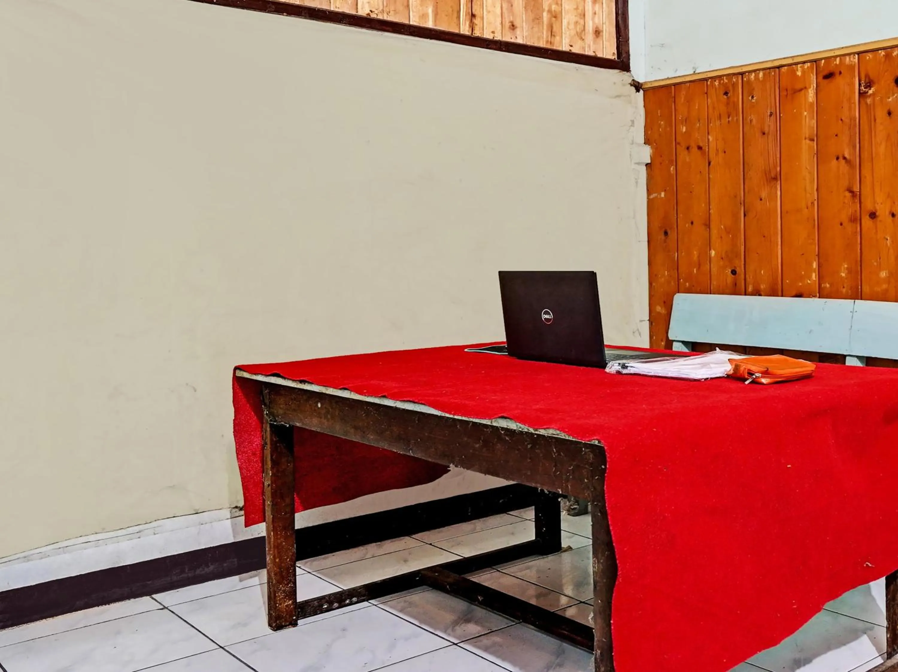 Lobby or reception in OYO Life 92709 Kost Teras Cikapundung Syariah