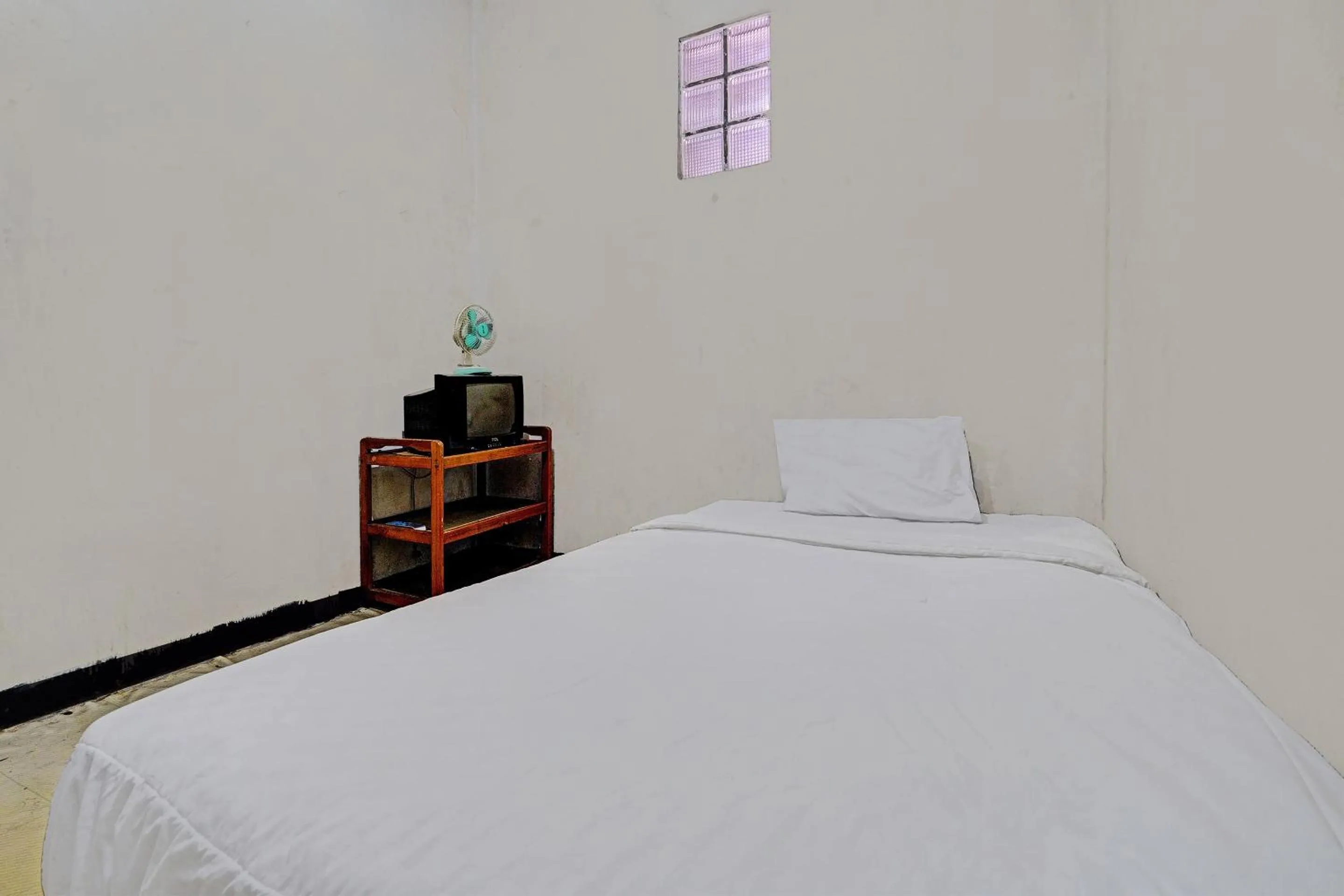 Bedroom, Bed in OYO Life 92709 Kost Teras Cikapundung Syariah