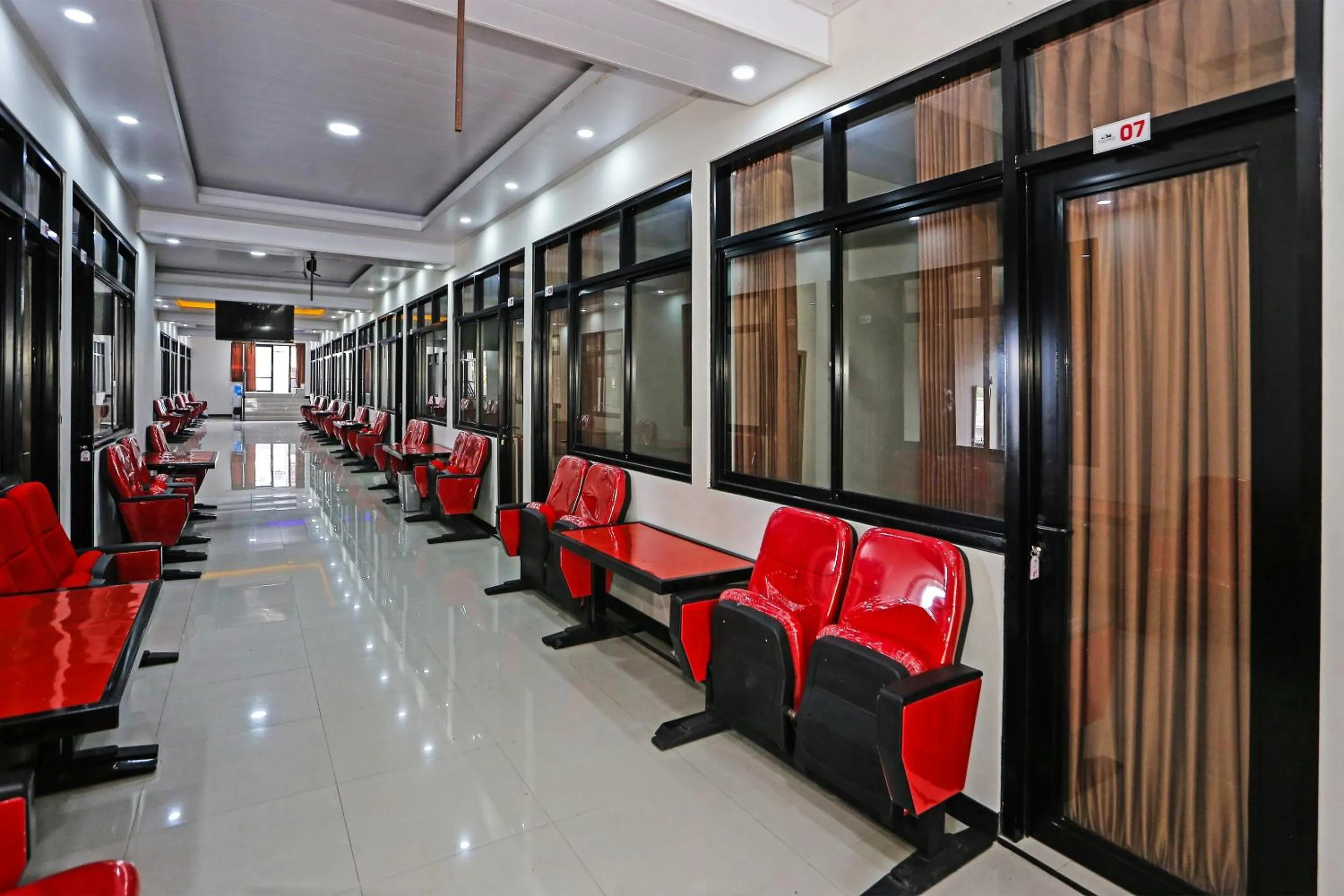 Lobby or reception in Hotel O Tjokro 3