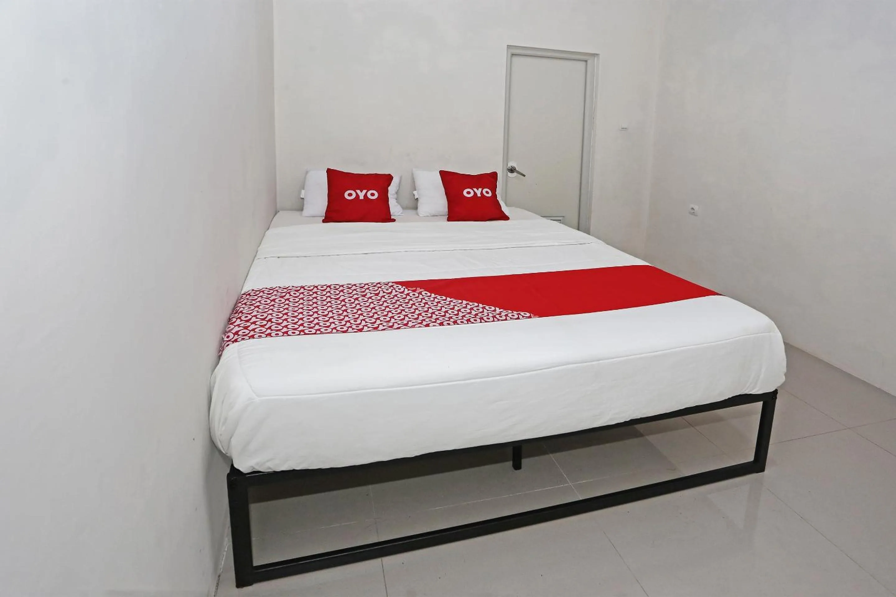 Bedroom, Bed in Hotel O Tjokro 3