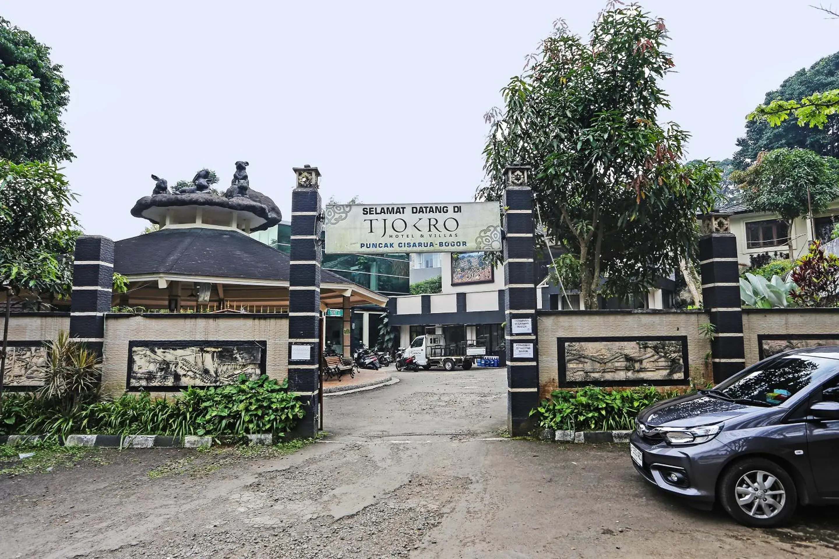Facade/entrance in Hotel O Tjokro 3 Facade/entrance in Hotel O Tjokro 3