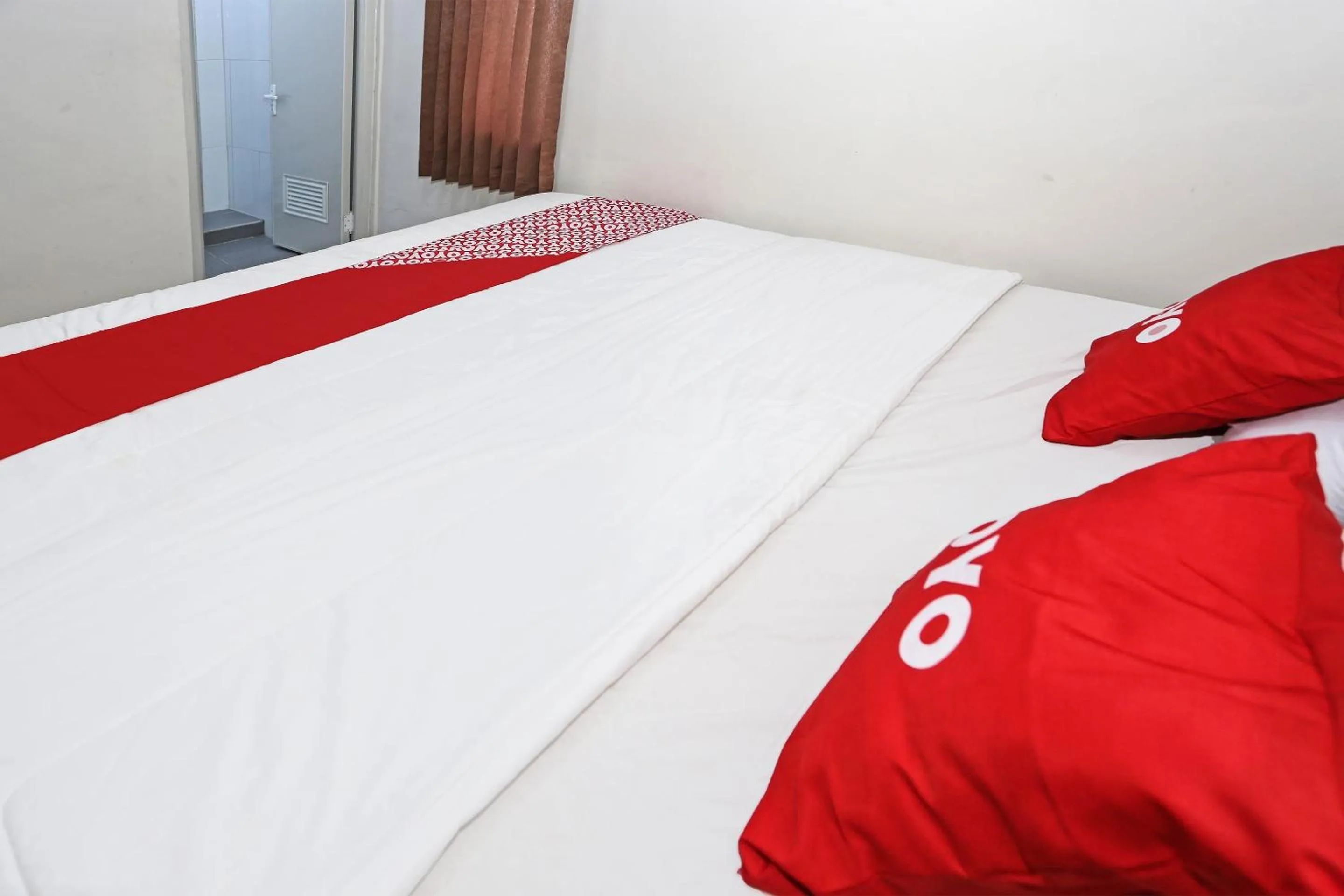 Bedroom, Bed in Hotel O Tjokro 3