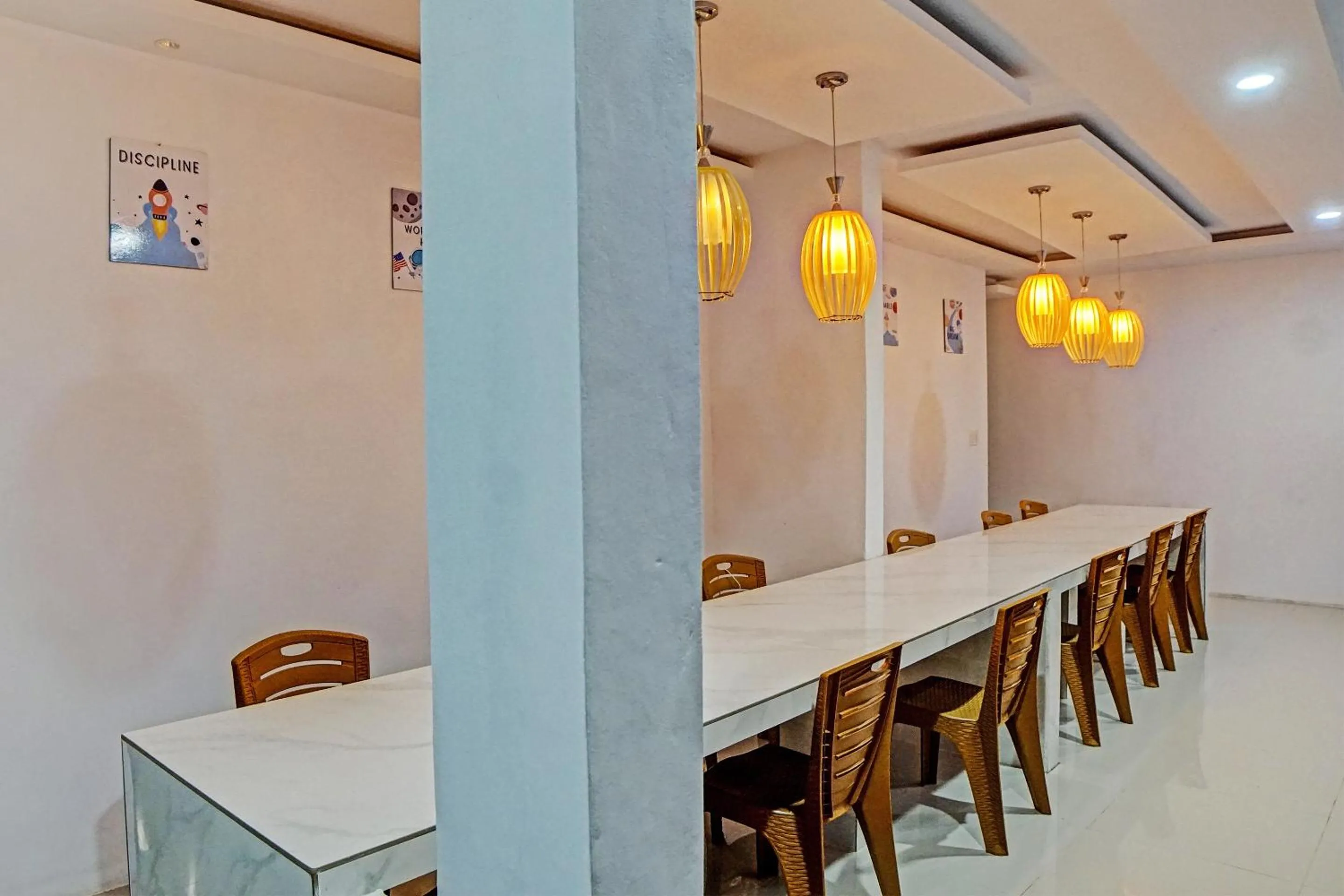 Lobby or reception in Hotel O Planet Guest House Syariah