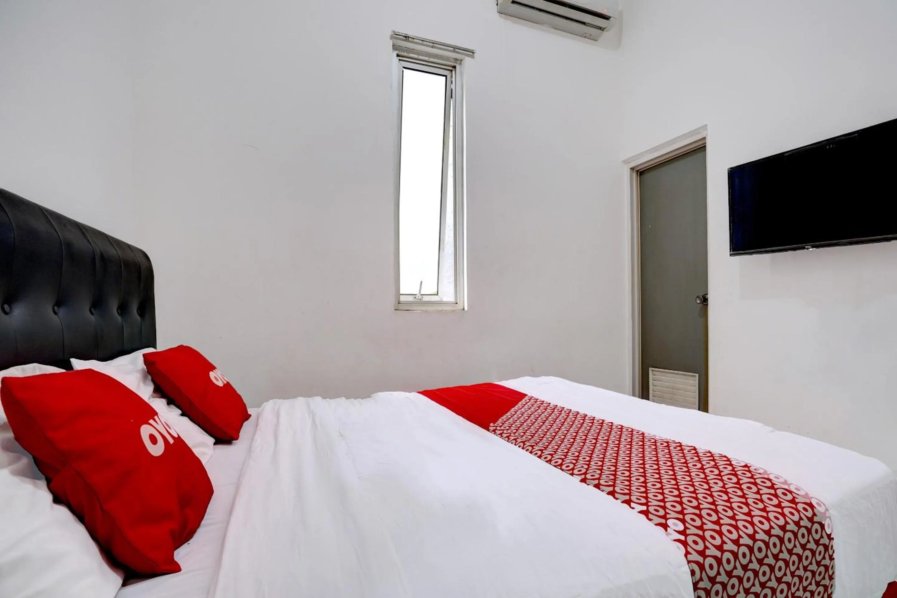 Bedroom in OYO 92725 Regol Srimahi Residence