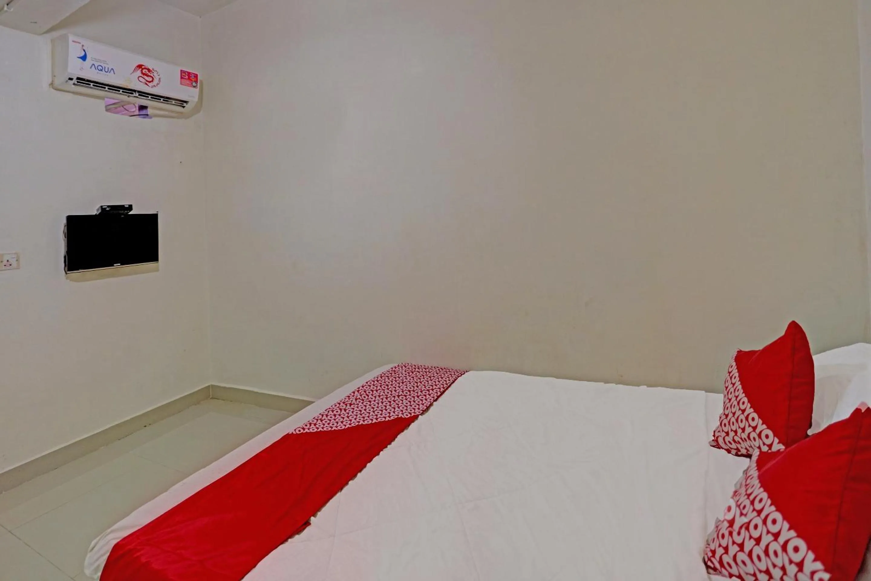 Bedroom, Bed in Hotel O Octav Homestay