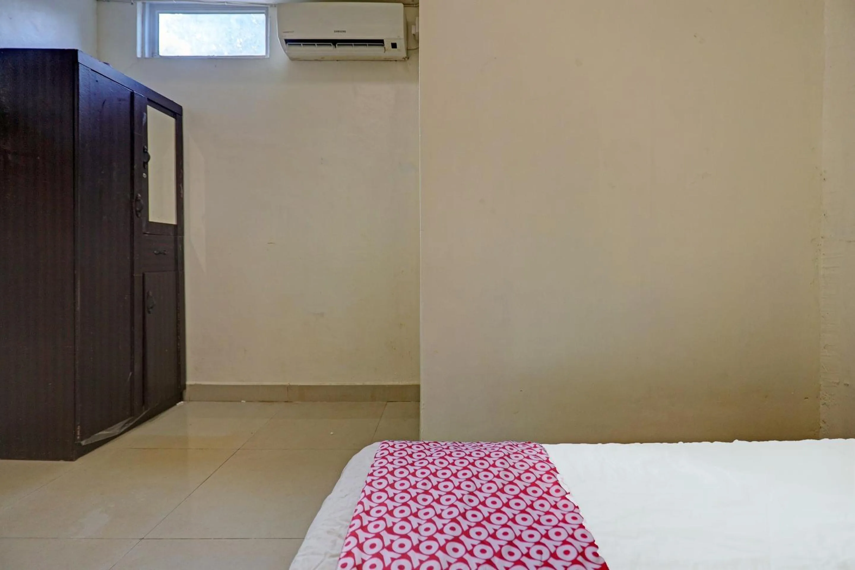 Bedroom, Bed in Hotel O Octav Homestay