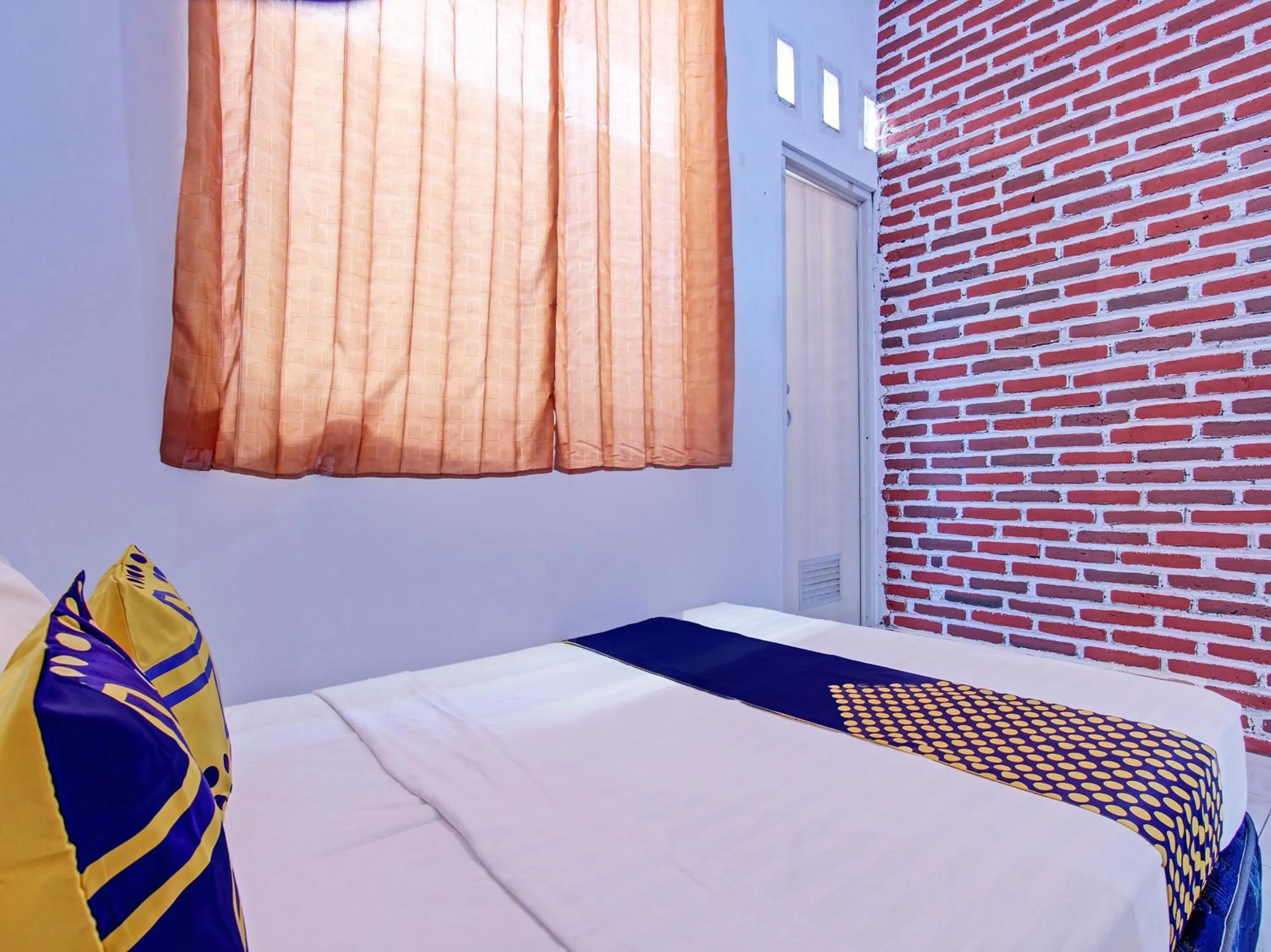 Bedroom, Bed in Hotel O Wisma Bani Pandi Syariah