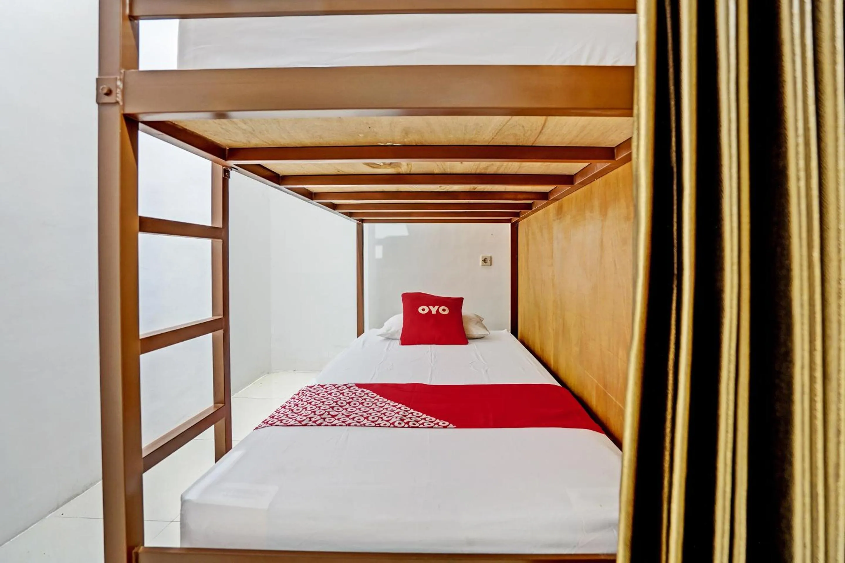 Bedroom in OYO 92736 Bougenville Rover