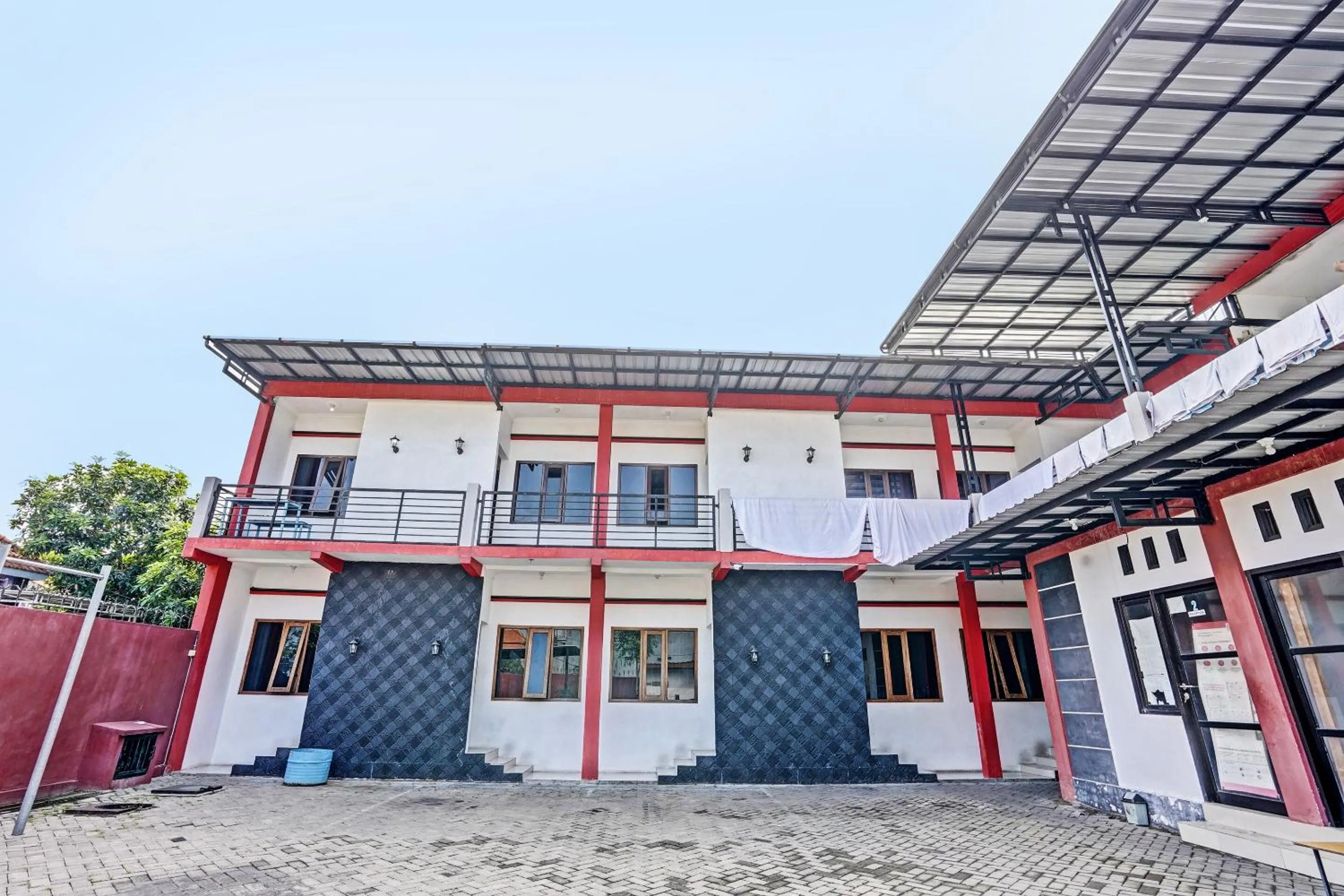 Facade/entrance in OYO 92736 Bougenville Rover