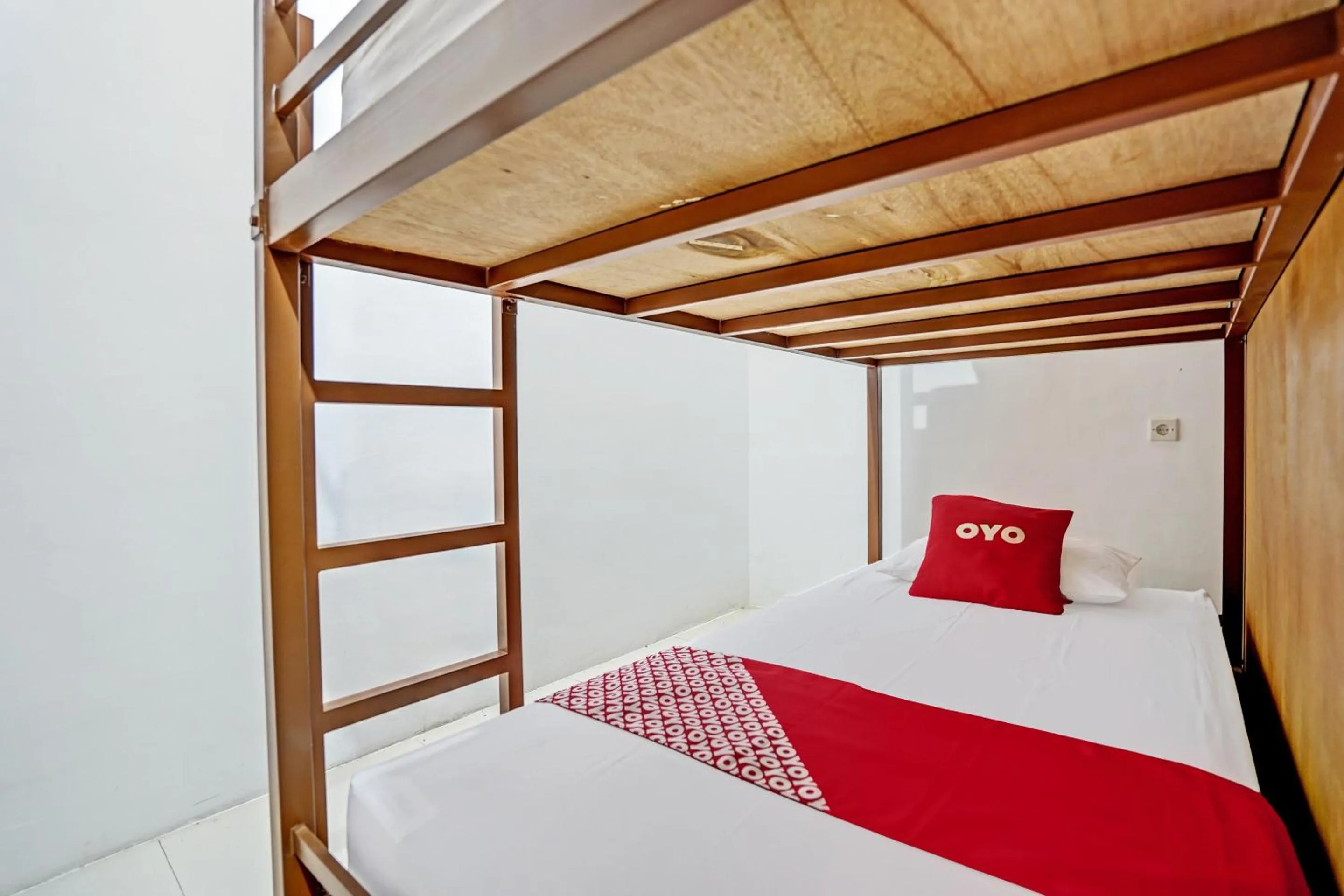 Bedroom in OYO 92736 Bougenville Rover