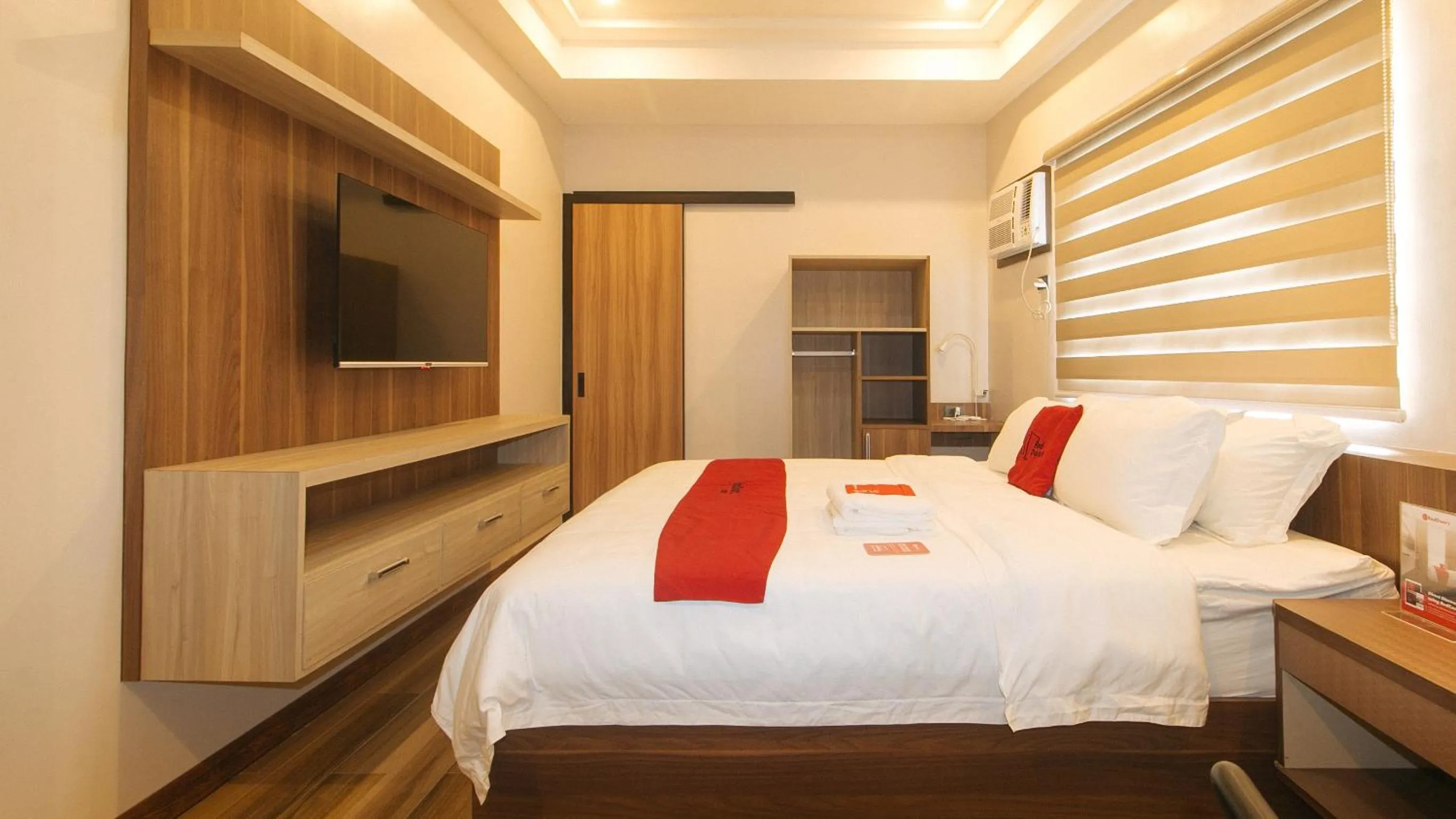 TV and multimedia, Bed in RedDoorz Plus @ Bez Tower and Residences San Juan