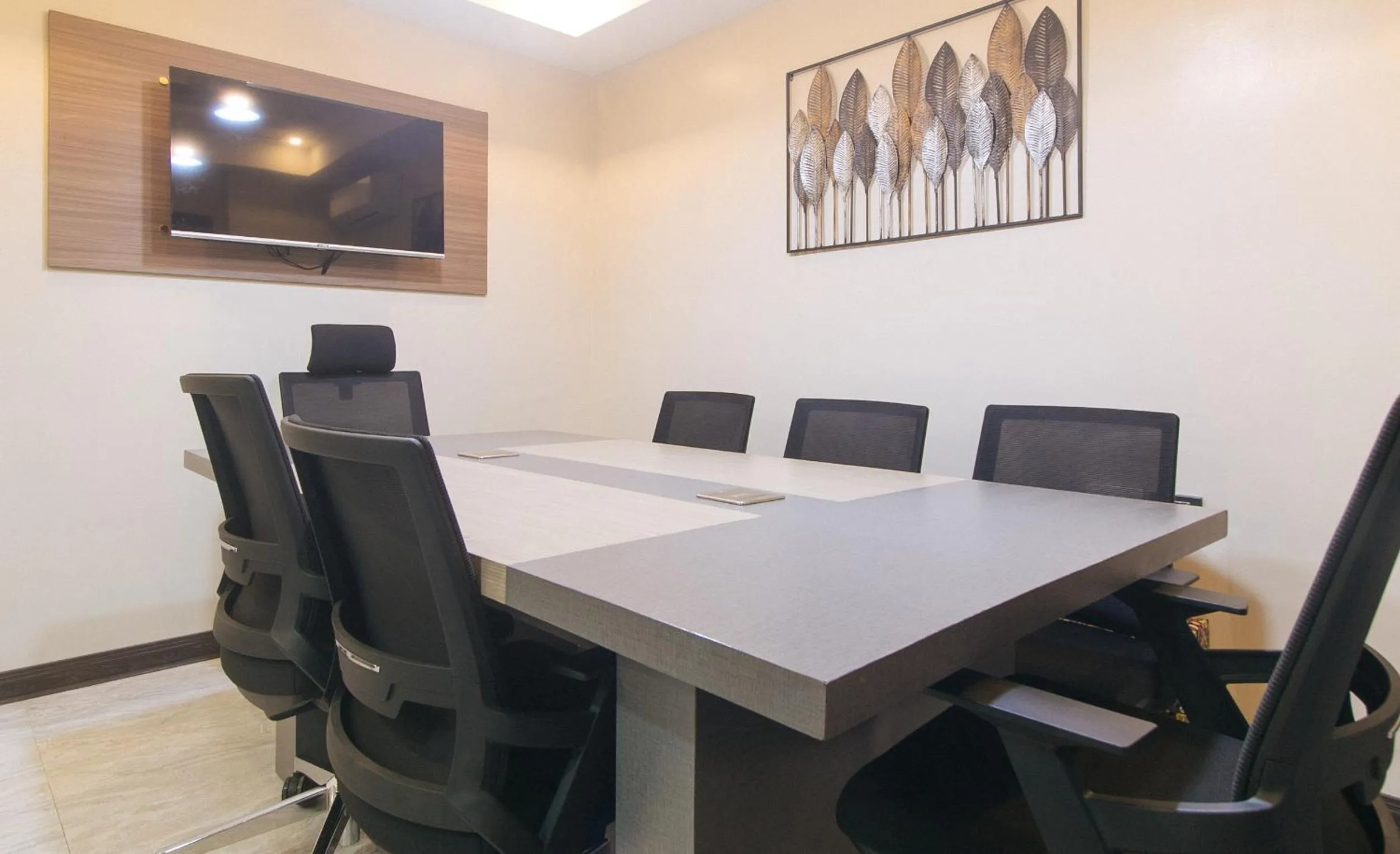 Meeting/conference room in RedDoorz Plus @ Bez Tower and Residences San Juan
