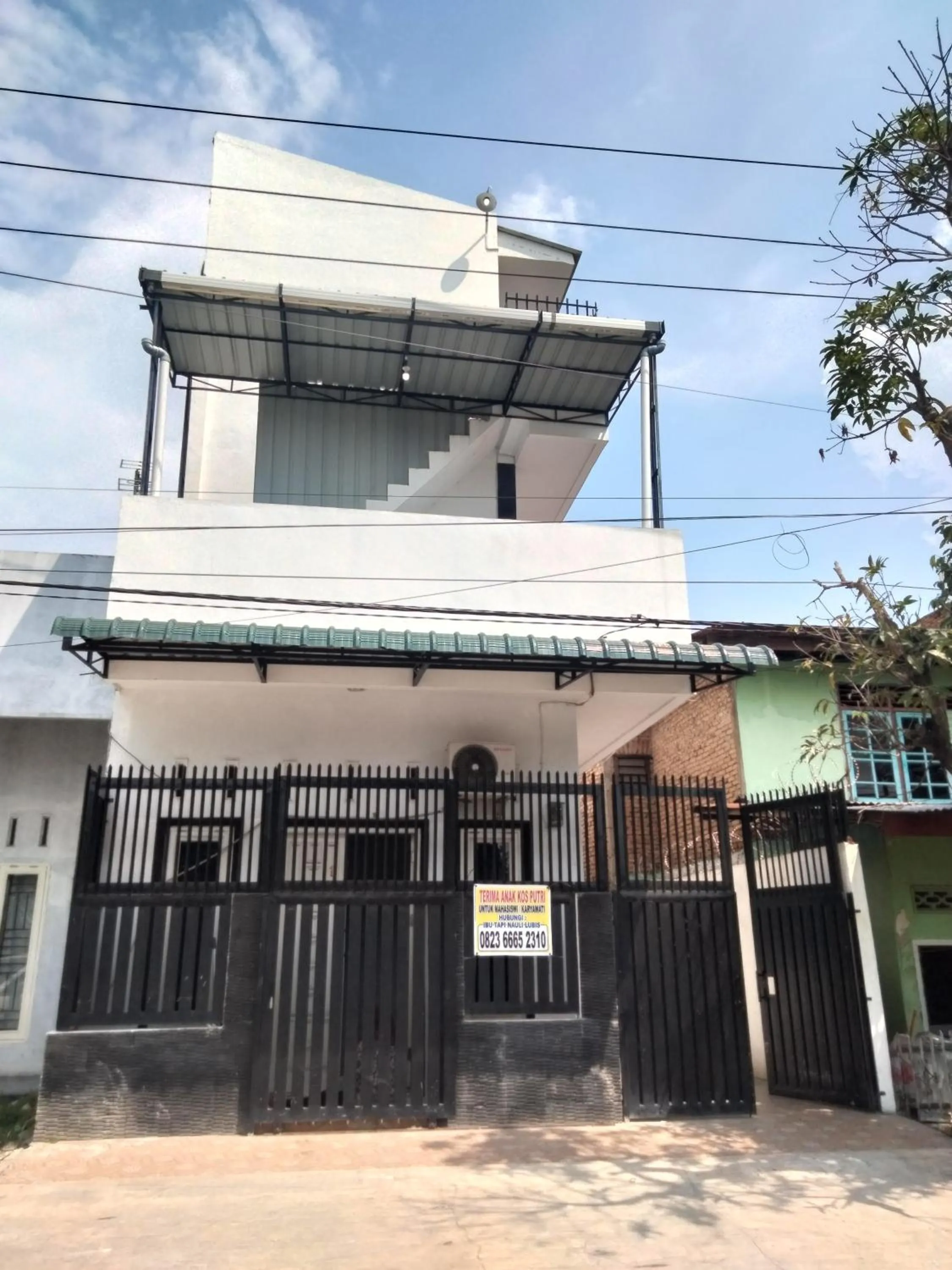 Facade/entrance in Hotel O As-sakinah Syariah 2