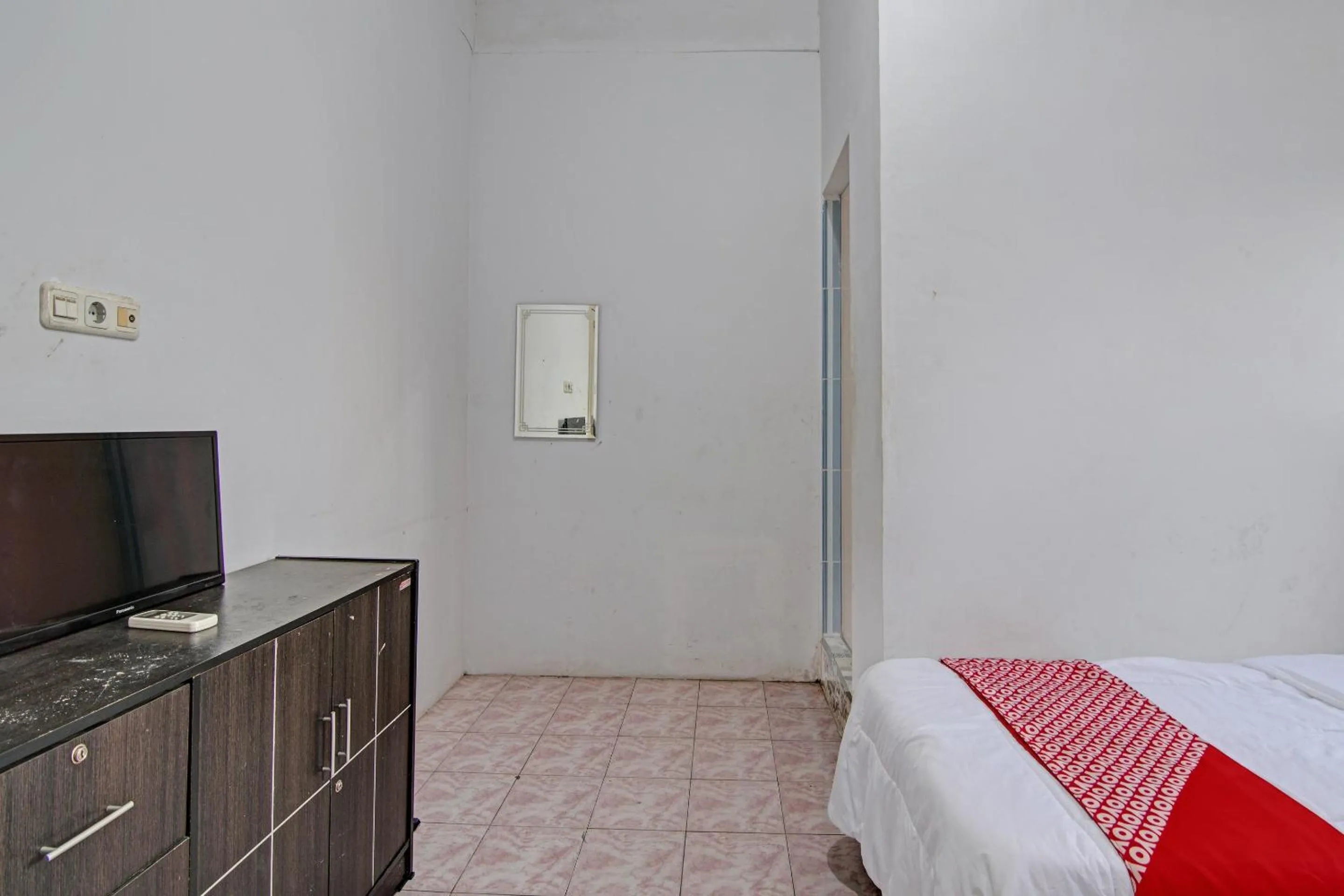 Bedroom, Bed in Hotel O Wisma 35NearTaman Wisata Polong Jopang