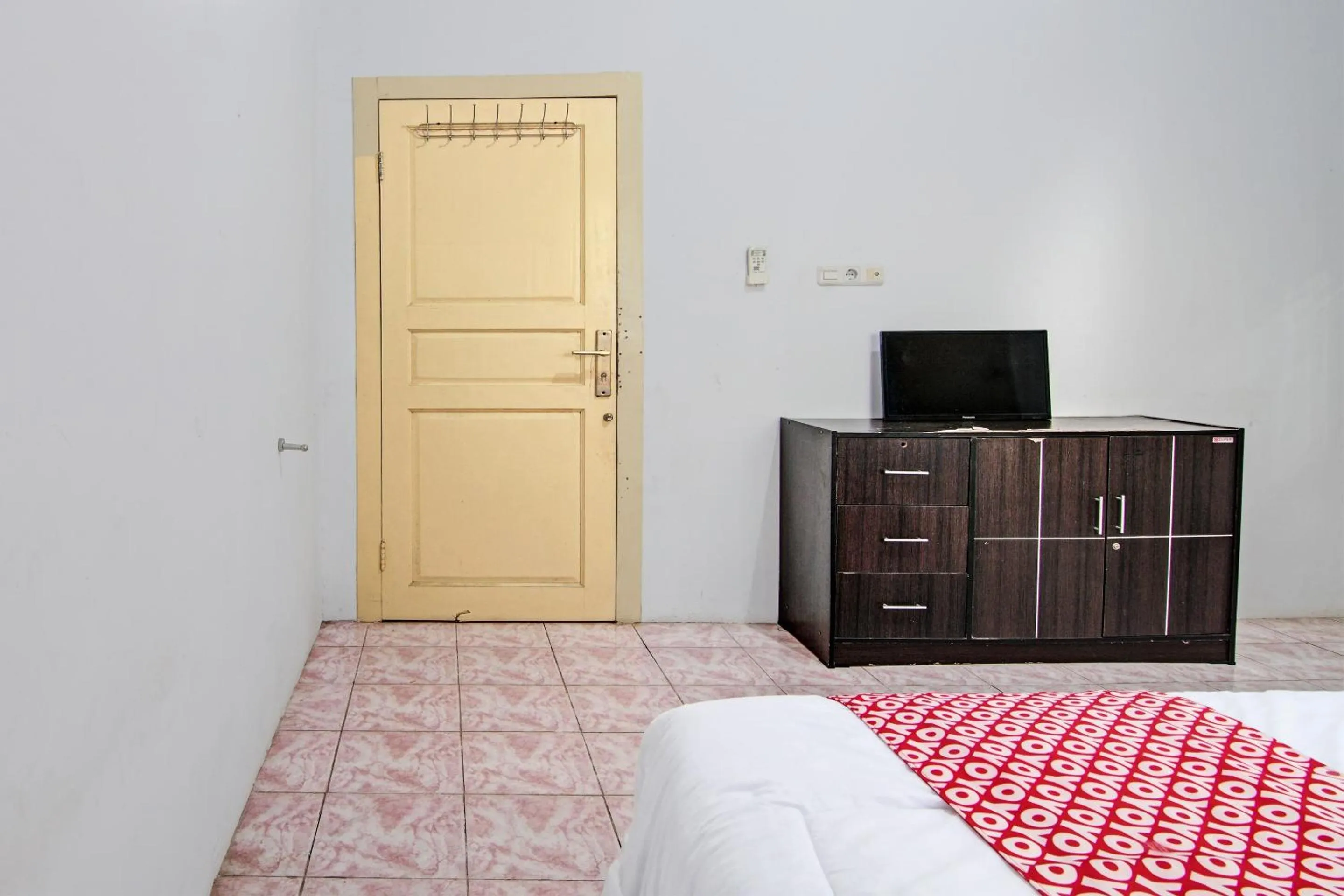 Bedroom, Bed in Hotel O Wisma 35NearTaman Wisata Polong Jopang