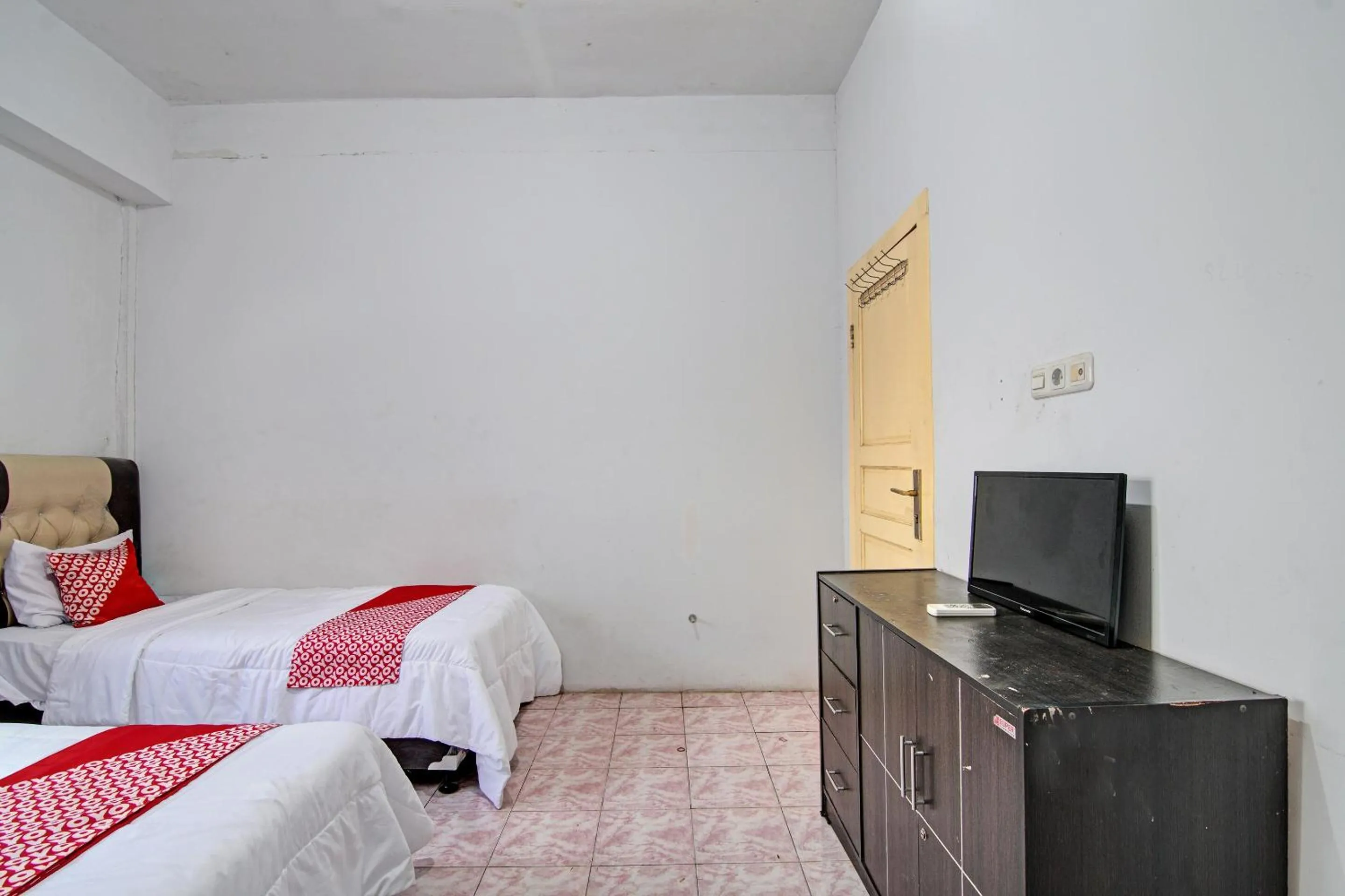 Bedroom, Bed in Hotel O Wisma 35NearTaman Wisata Polong Jopang