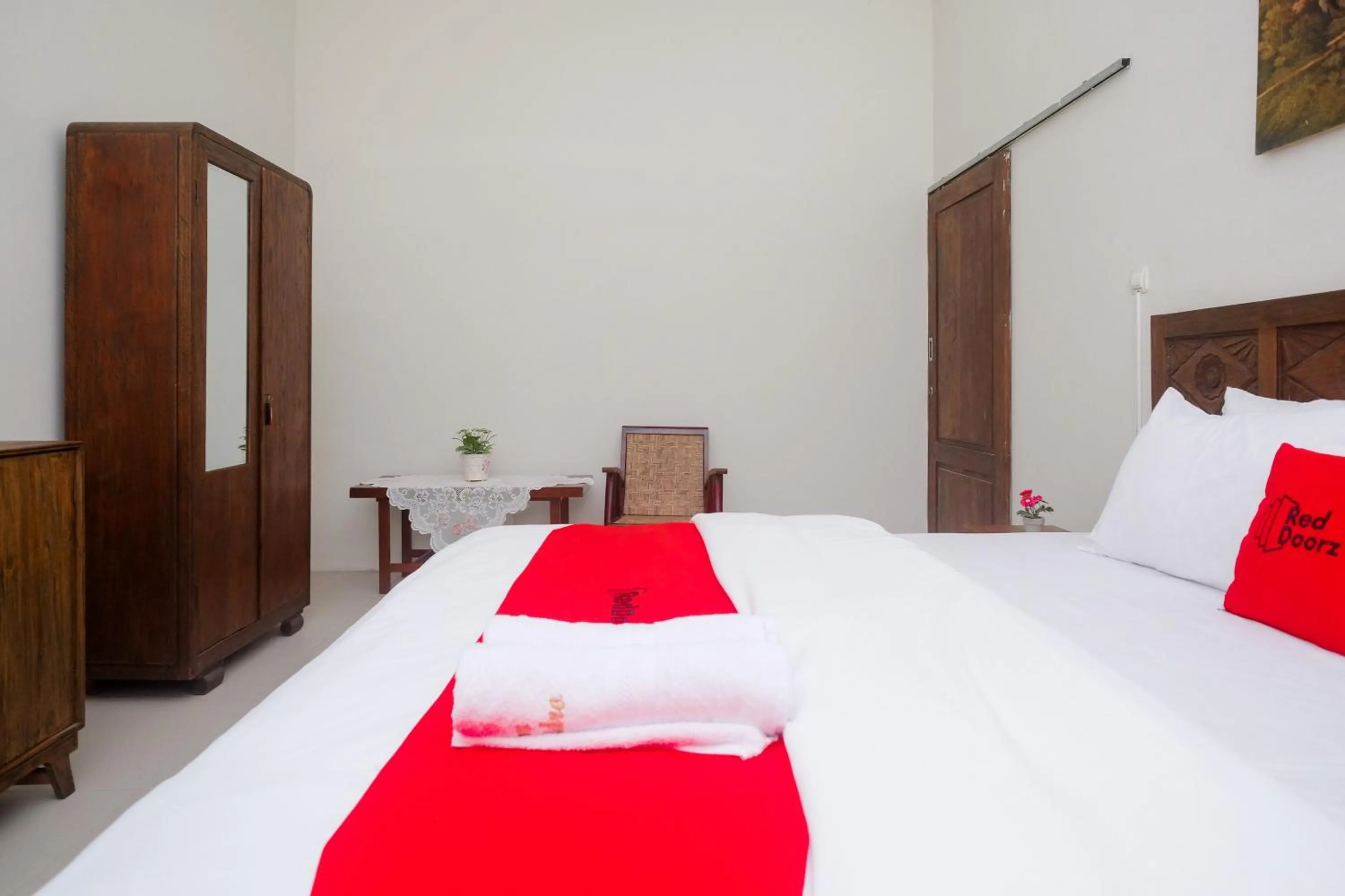 Bed in RedDoorz Syariah near Stasiun Klaten