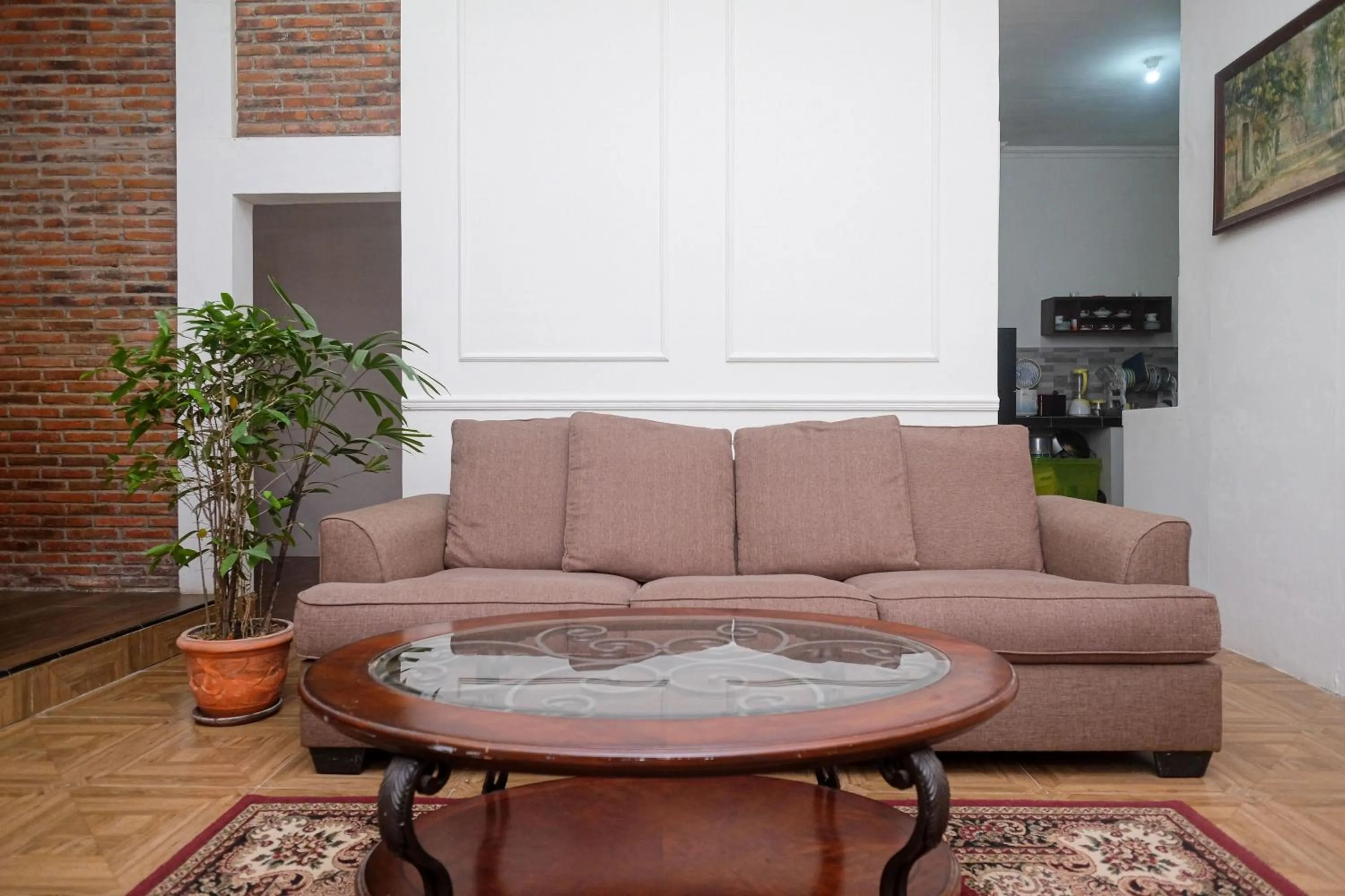 Seating area in RedDoorz Syariah near Stasiun Klaten