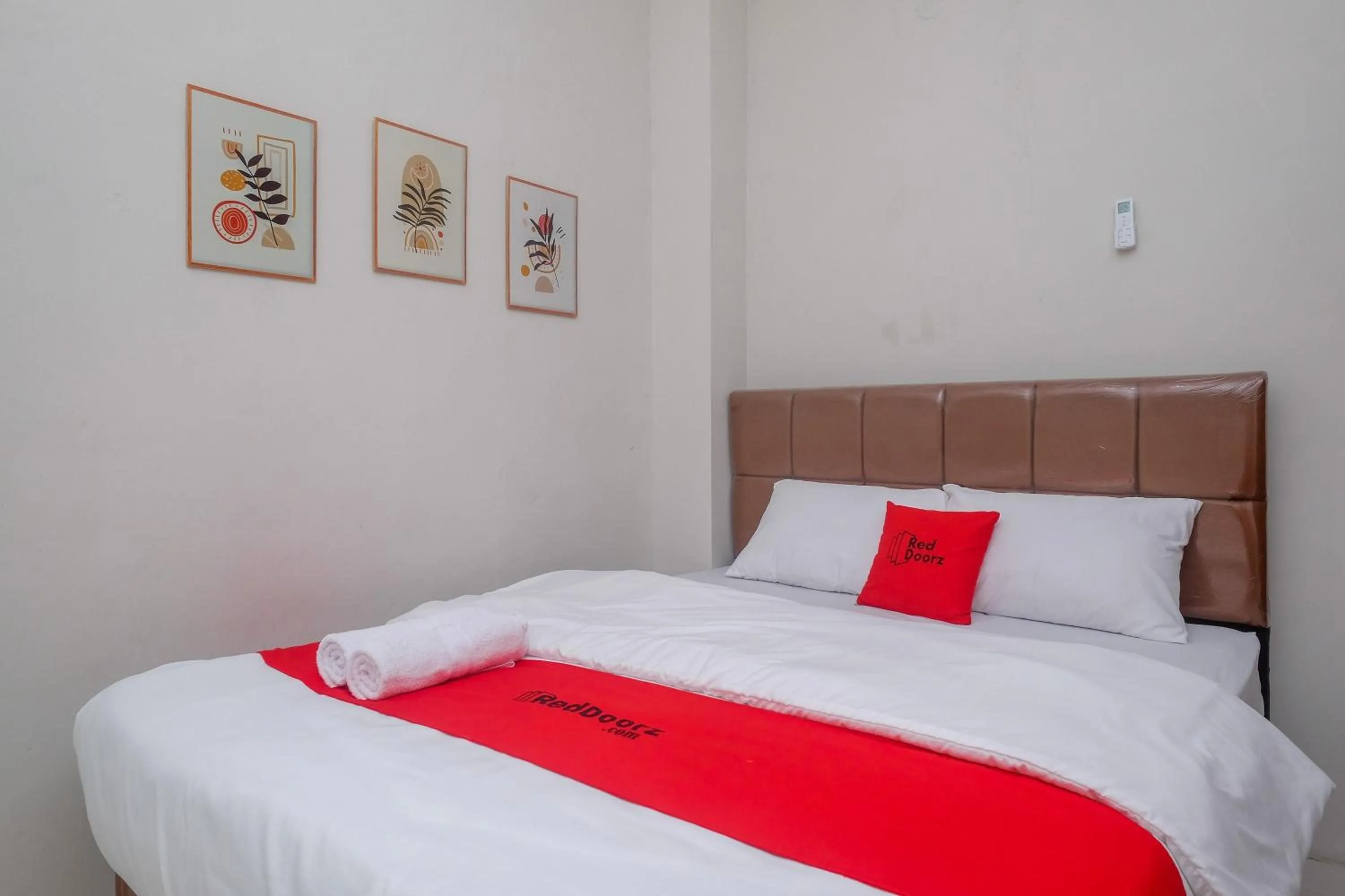 Bed in RedDoorz Syariah near Stasiun Klaten