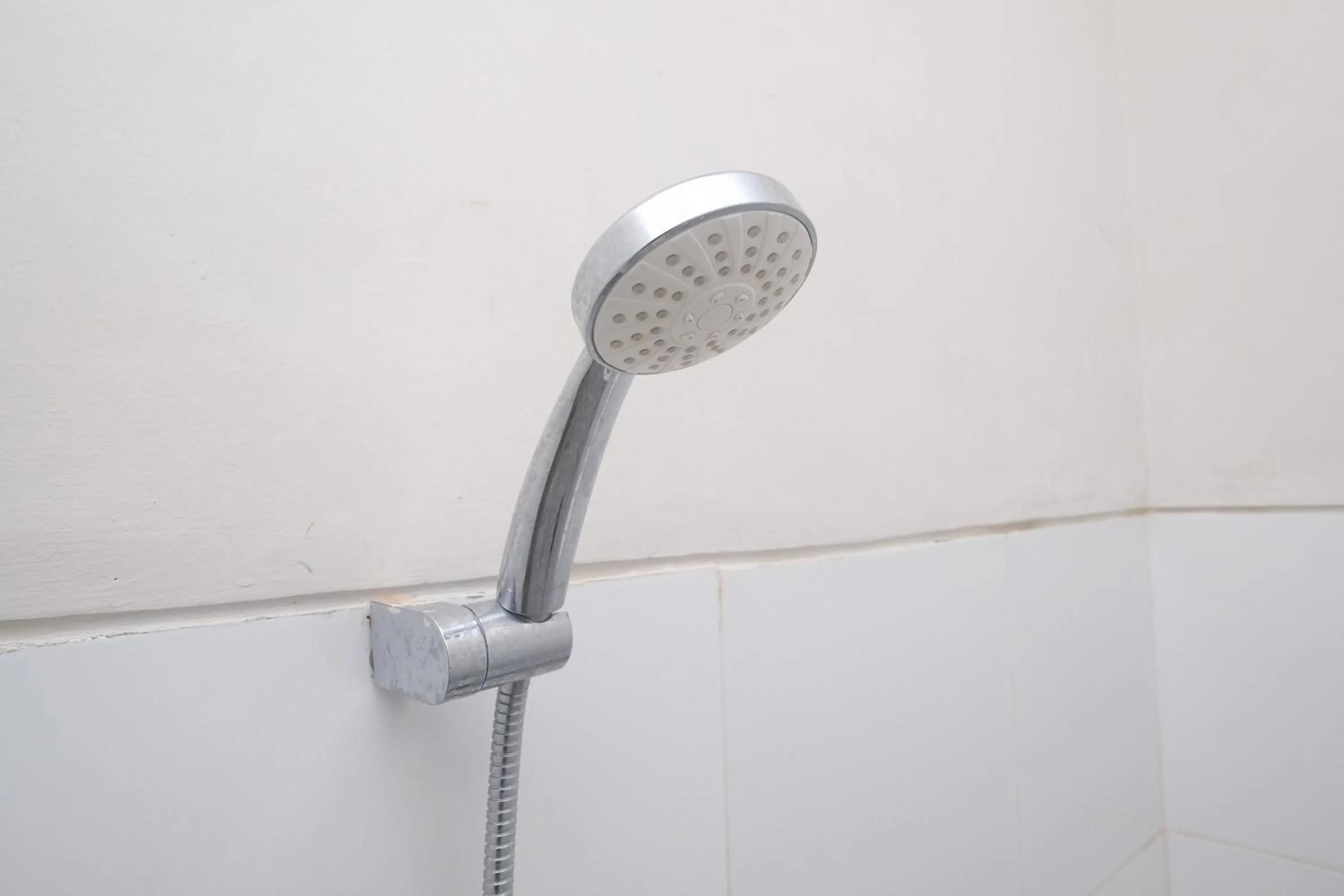 Bathroom in RedDoorz Syariah near Stasiun Klaten