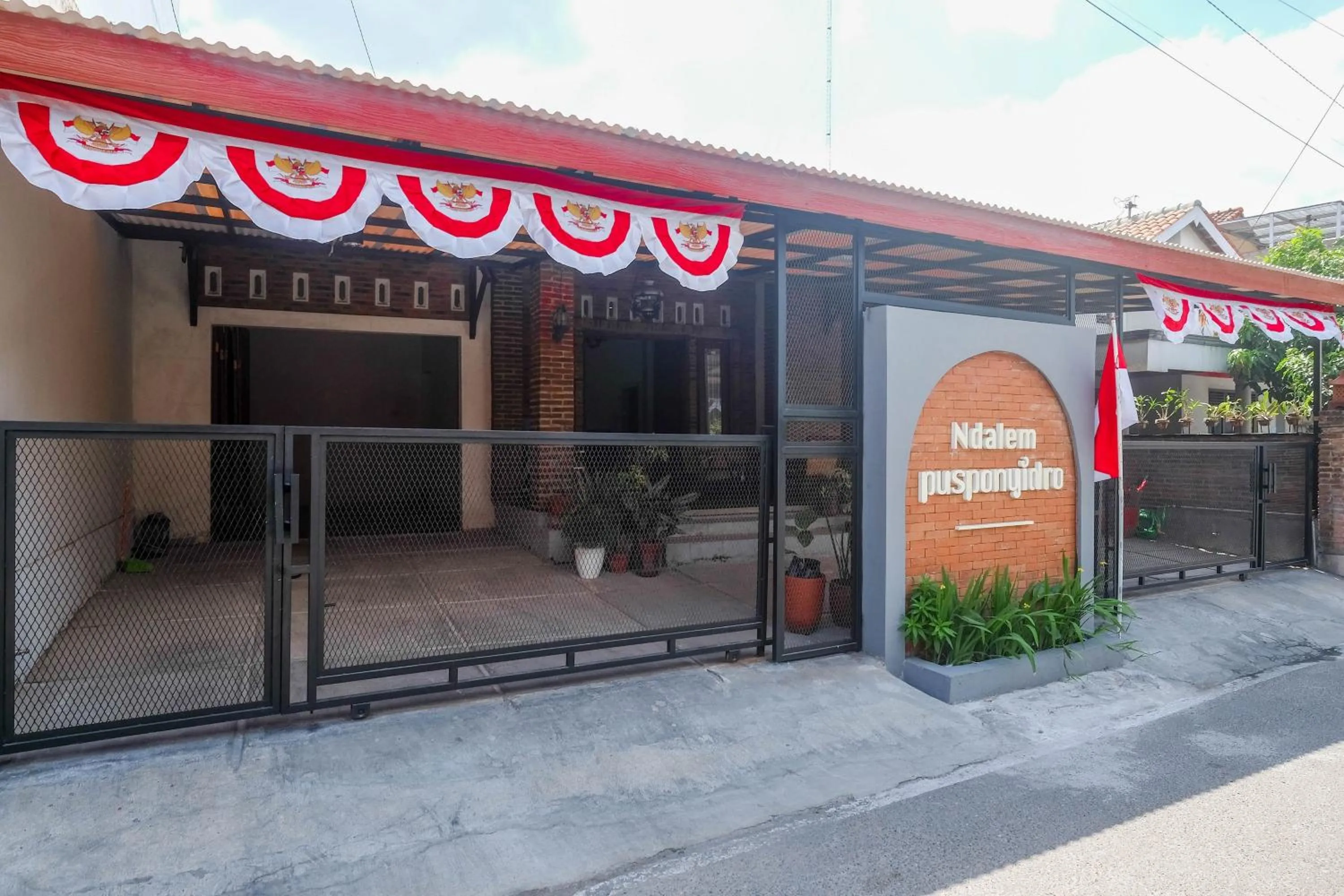 Property building in RedDoorz Syariah near Stasiun Klaten