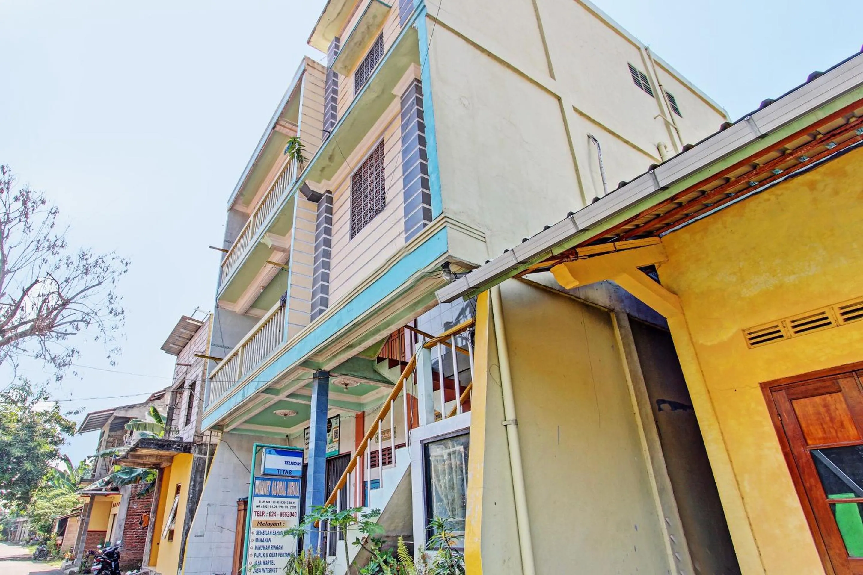 Facade/entrance in SPOT ON 92760 Global Media Homestay Syariah