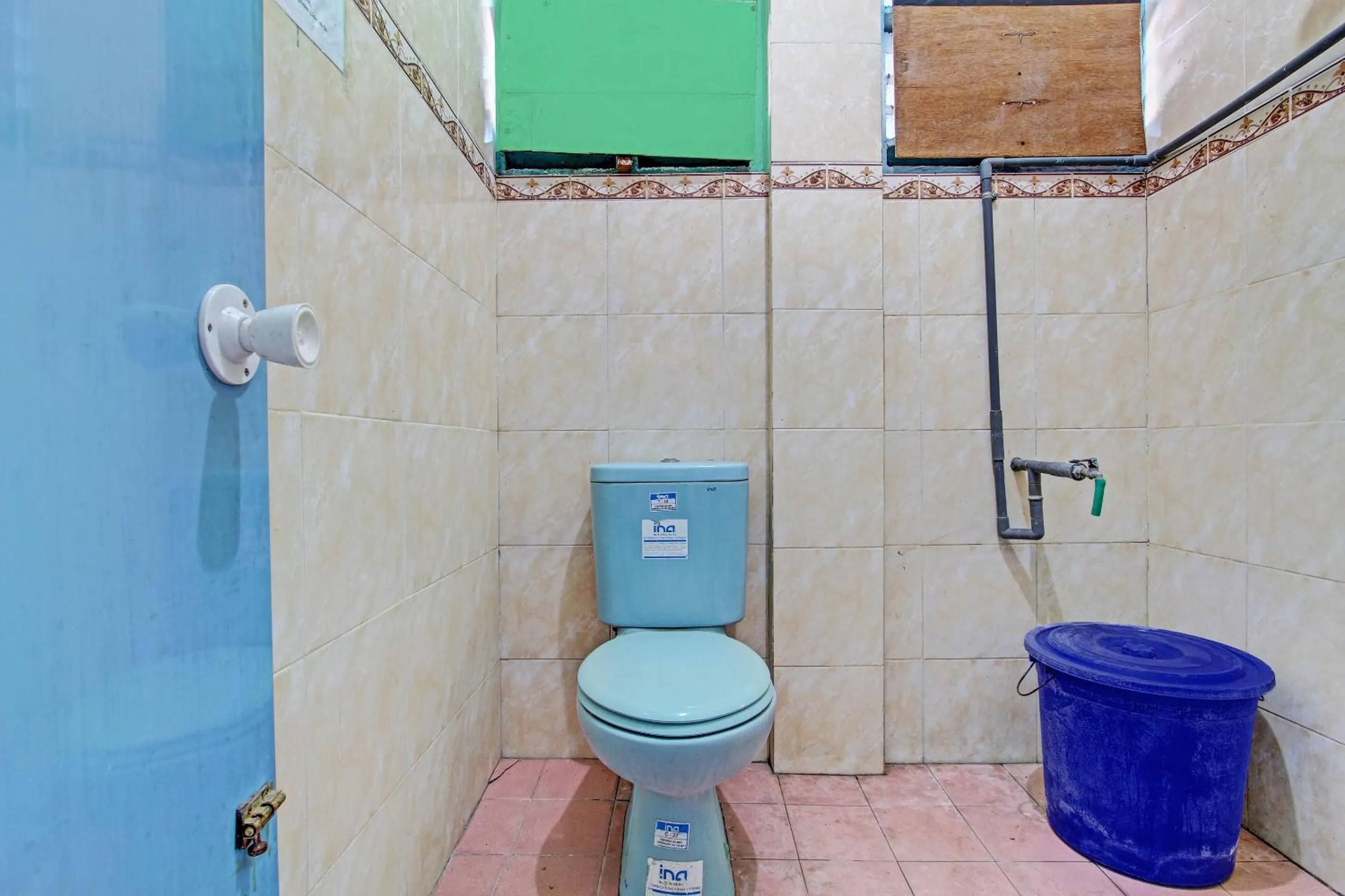 Bathroom in SPOT ON 92760 Global Media Homestay Syariah