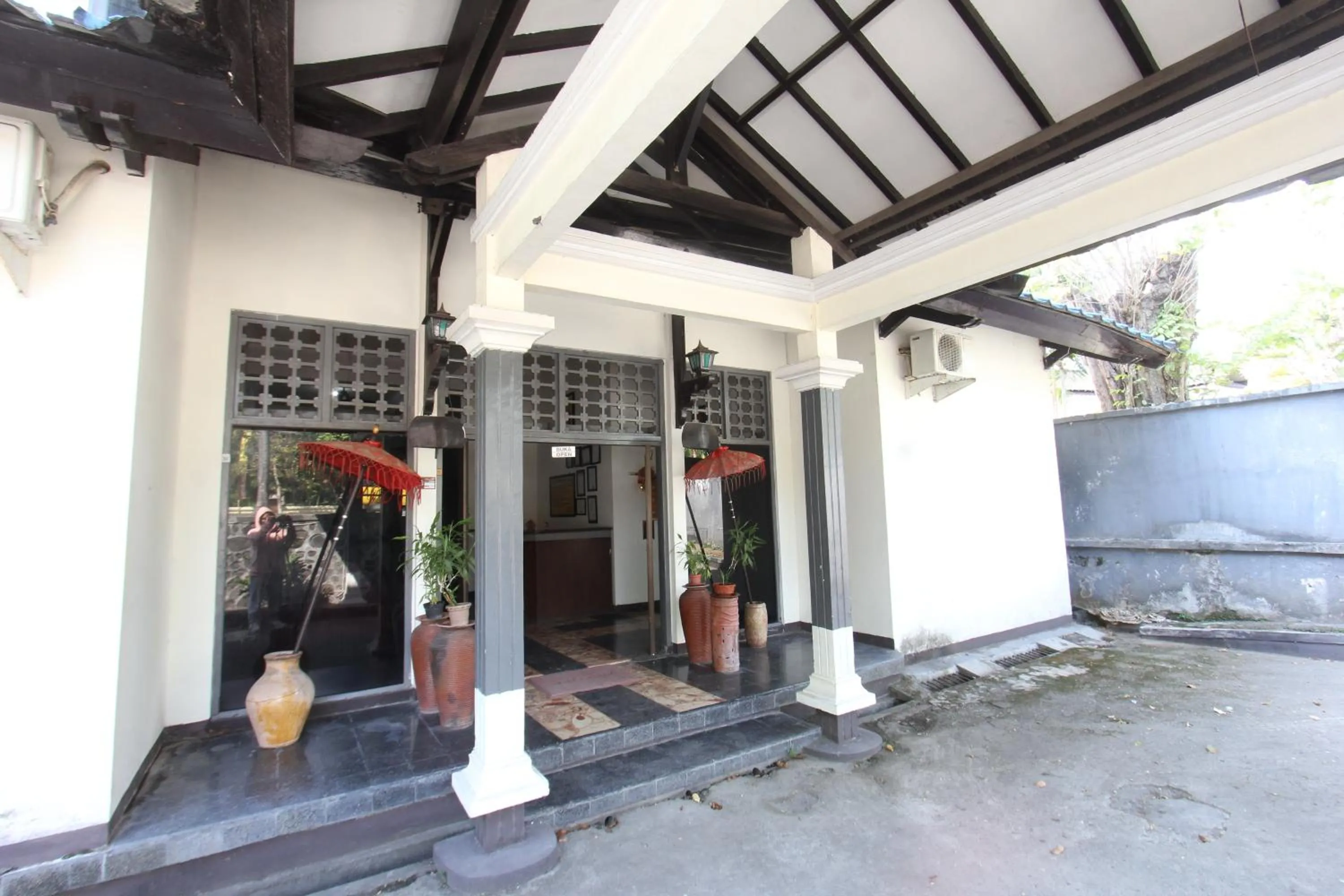 Facade/entrance in Hotel O Motel Langko