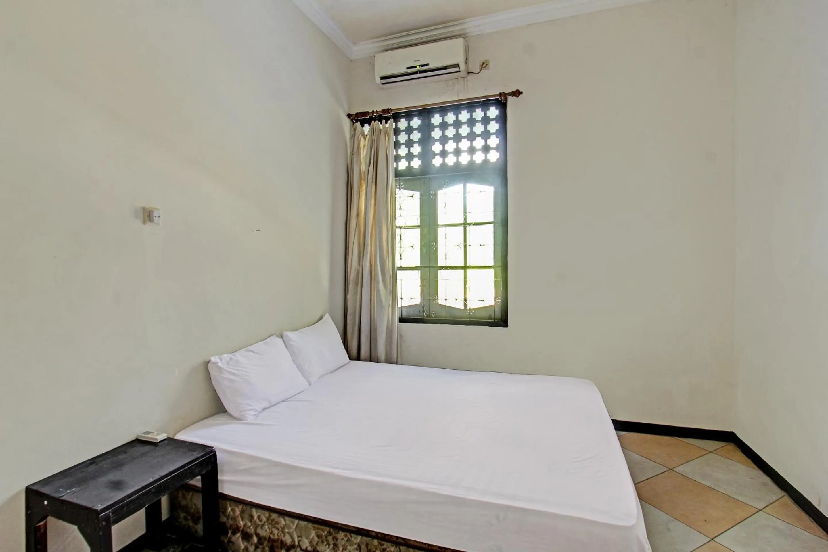 Bedroom, Bed in Hotel O Motel Langko