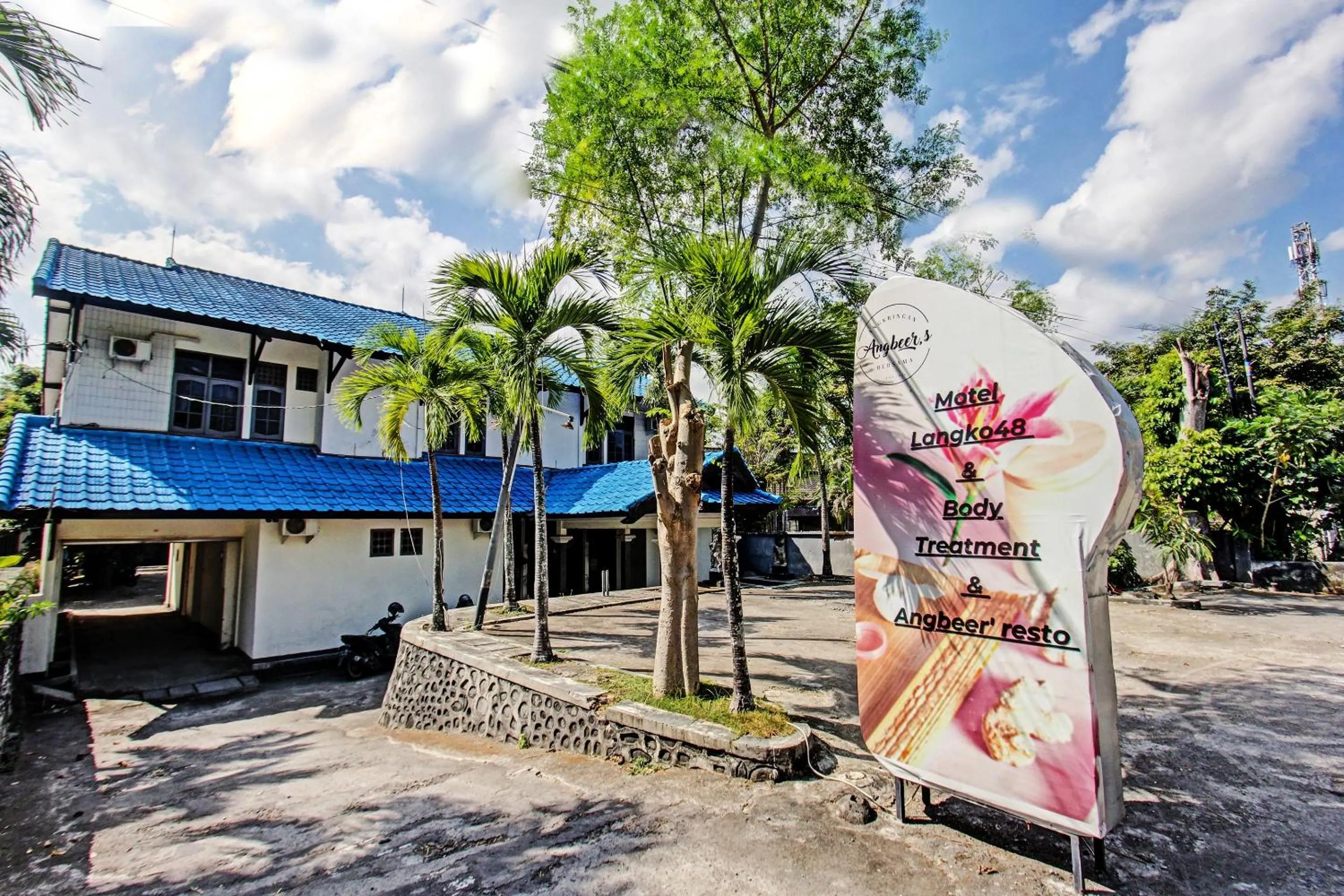 Facade/entrance in Hotel O Motel Langko
