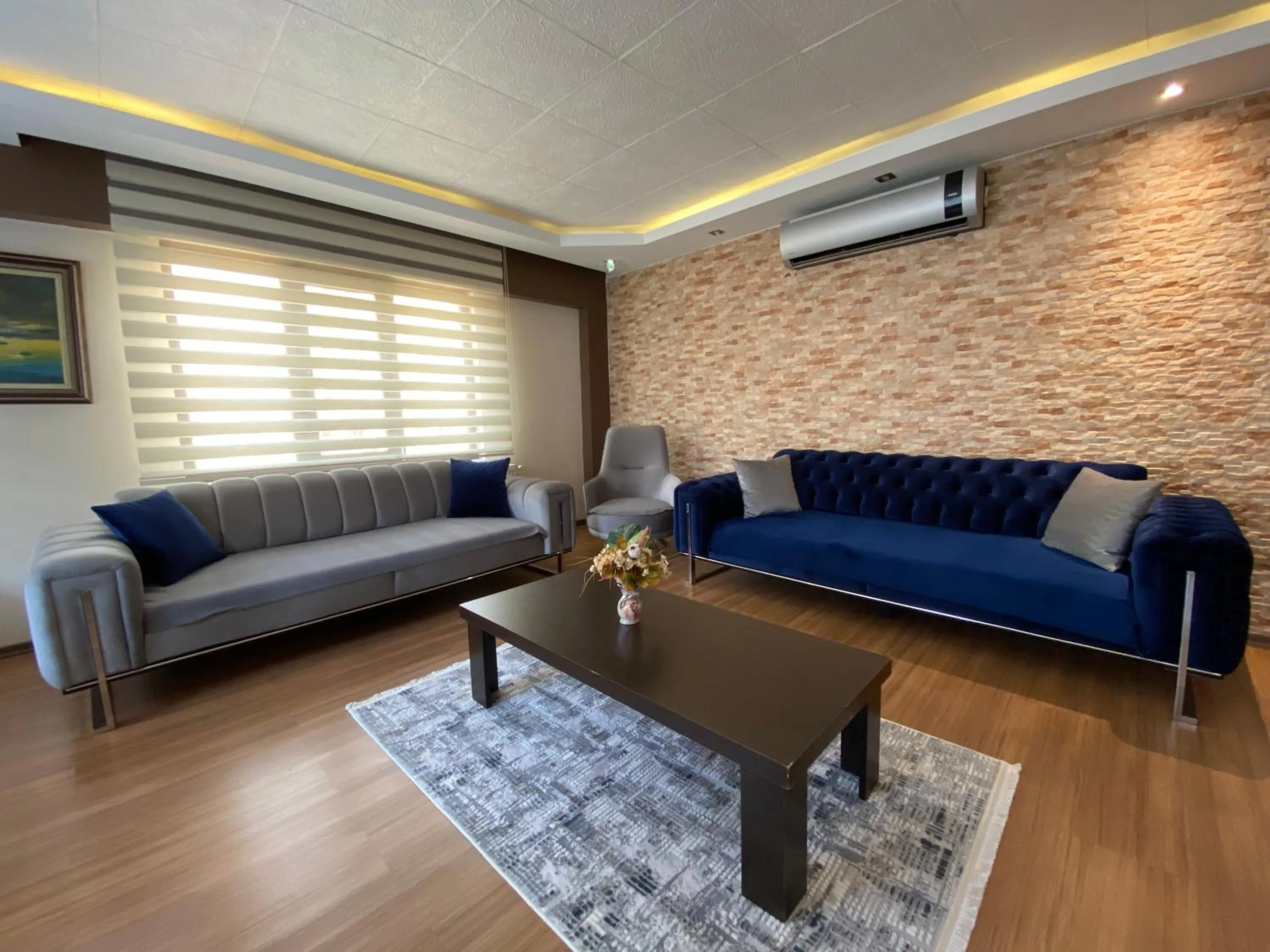 Communal lounge/ TV room in Araz Apart