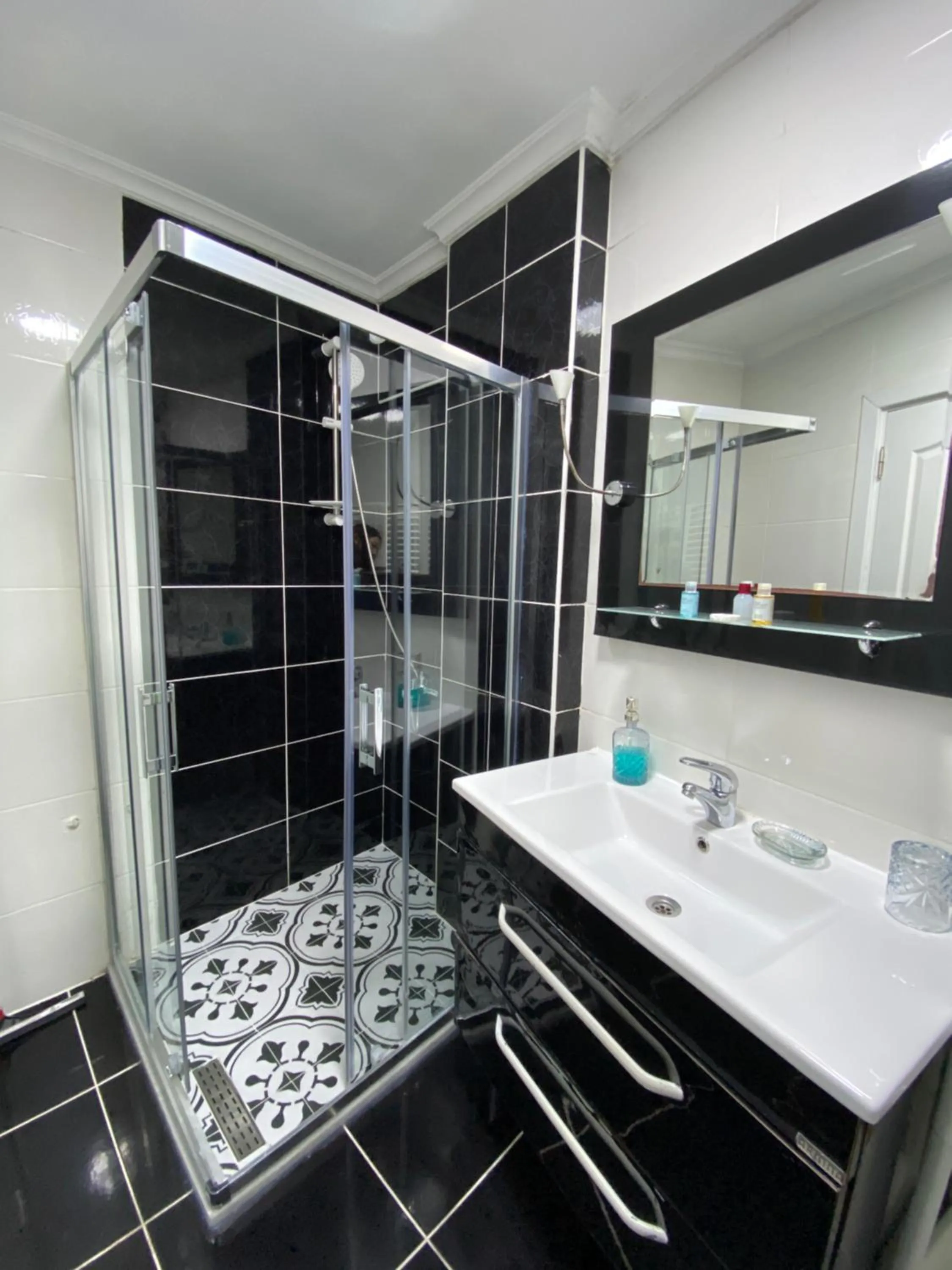 Shower in Araz Apart