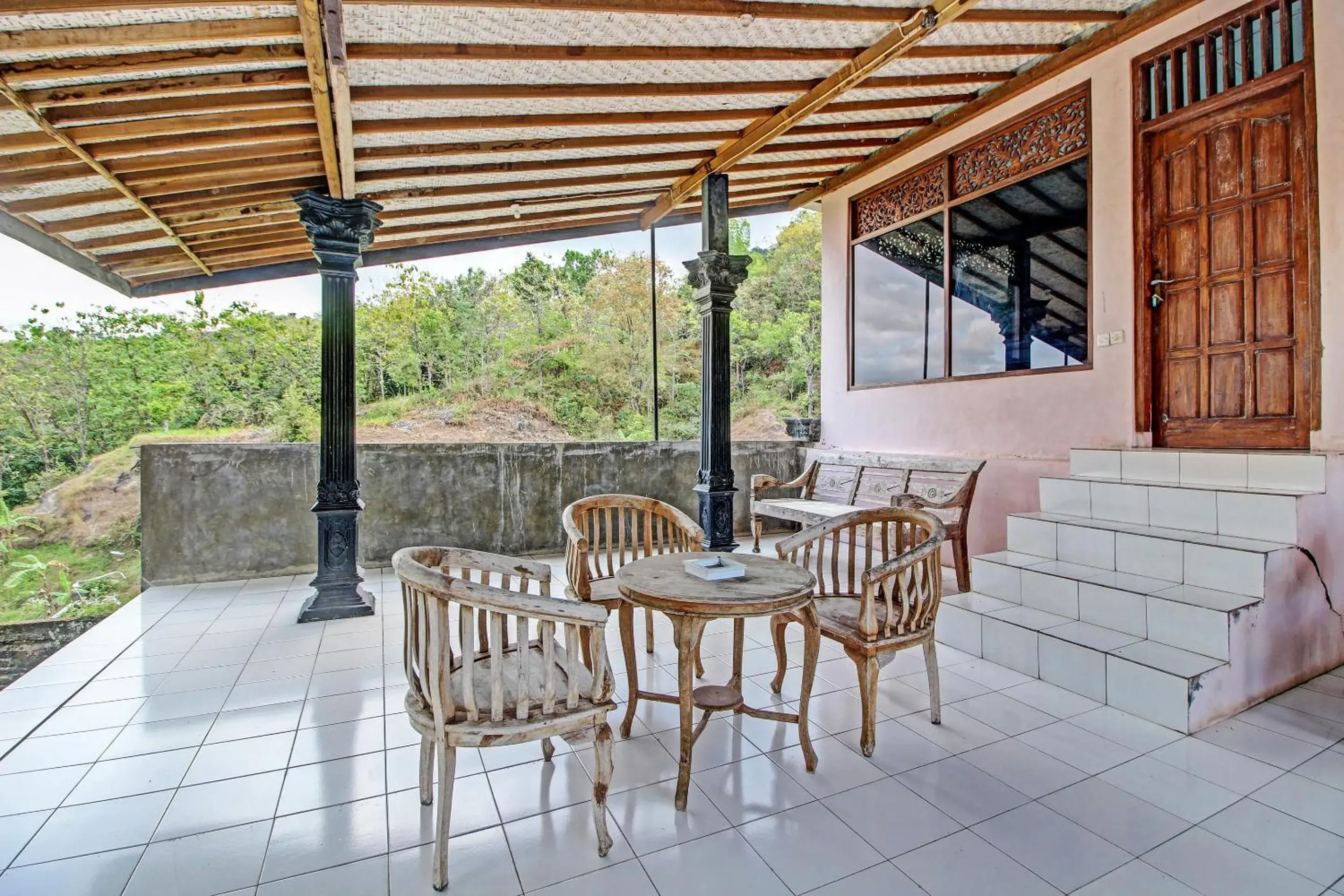 Lobby or reception in Hotel O Sendang Asri Lobby or reception in Hotel O Sendang Asri