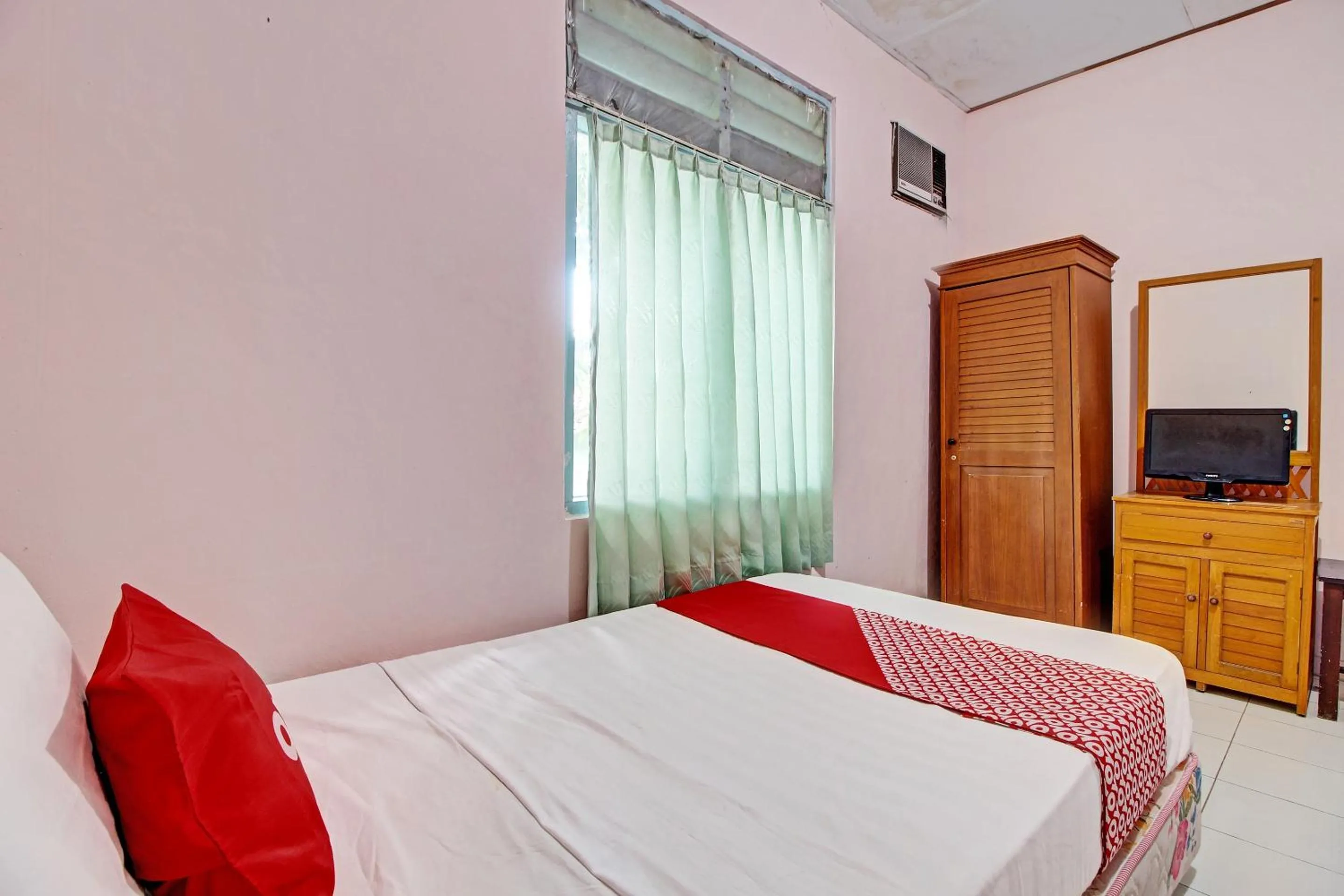 Bedroom, Bed in Hotel O Sendang Asri