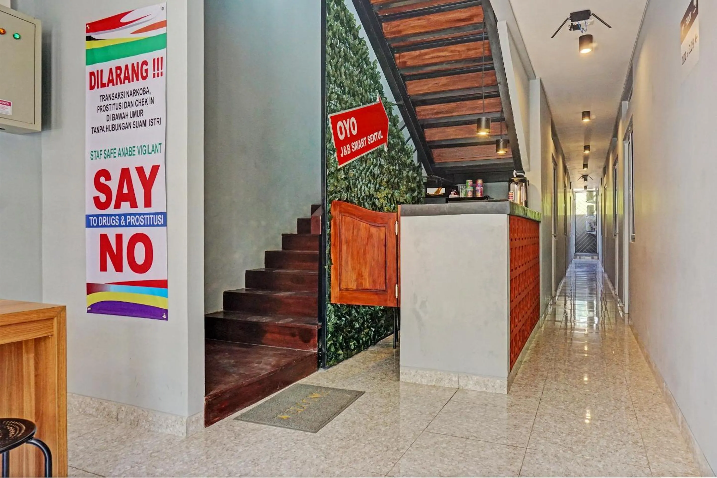 Lobby or reception in Capital O 92765 J&b Smart Sentul