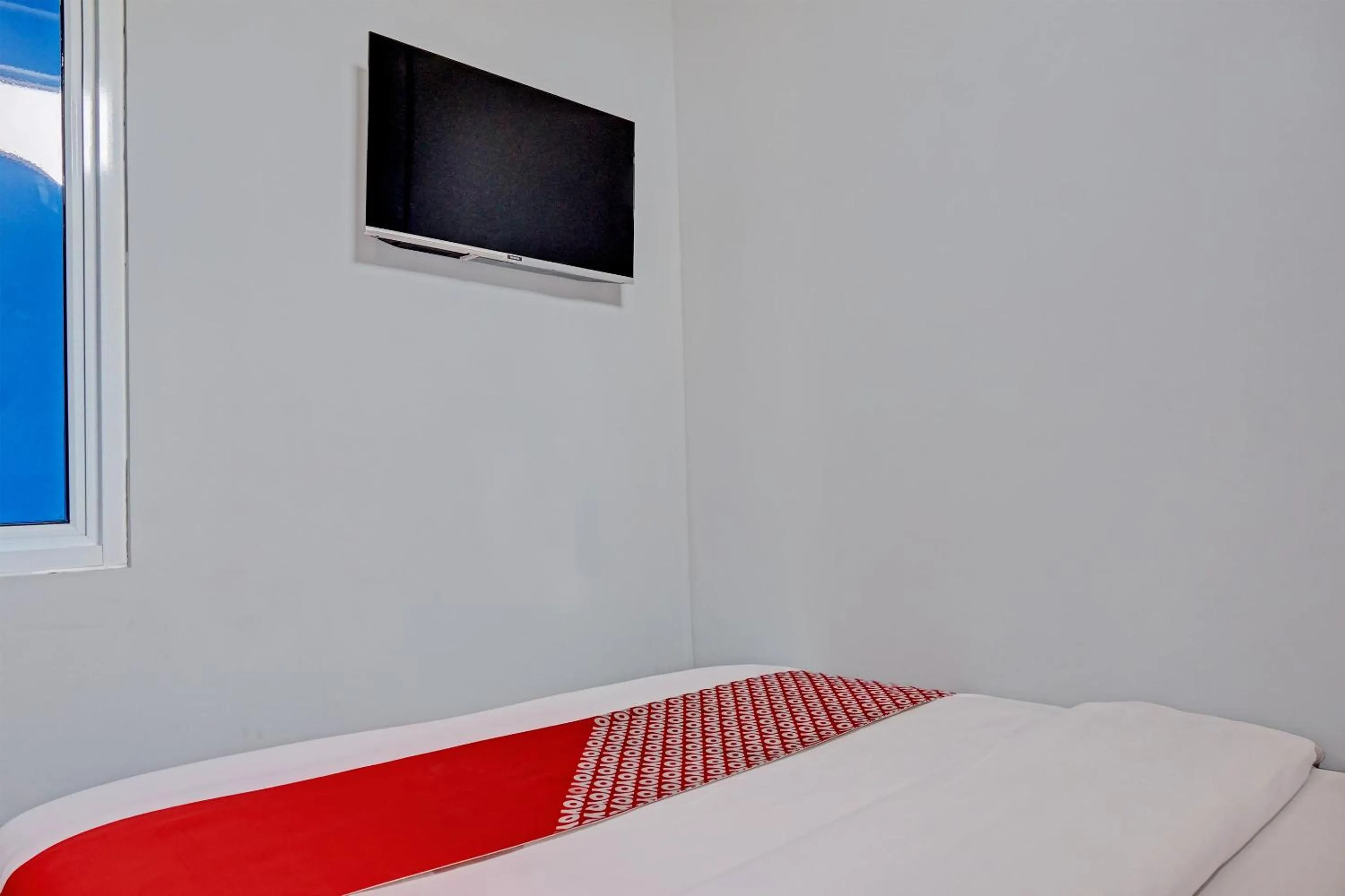 Bedroom, Bed in Capital O 92765 J&b Smart Sentul