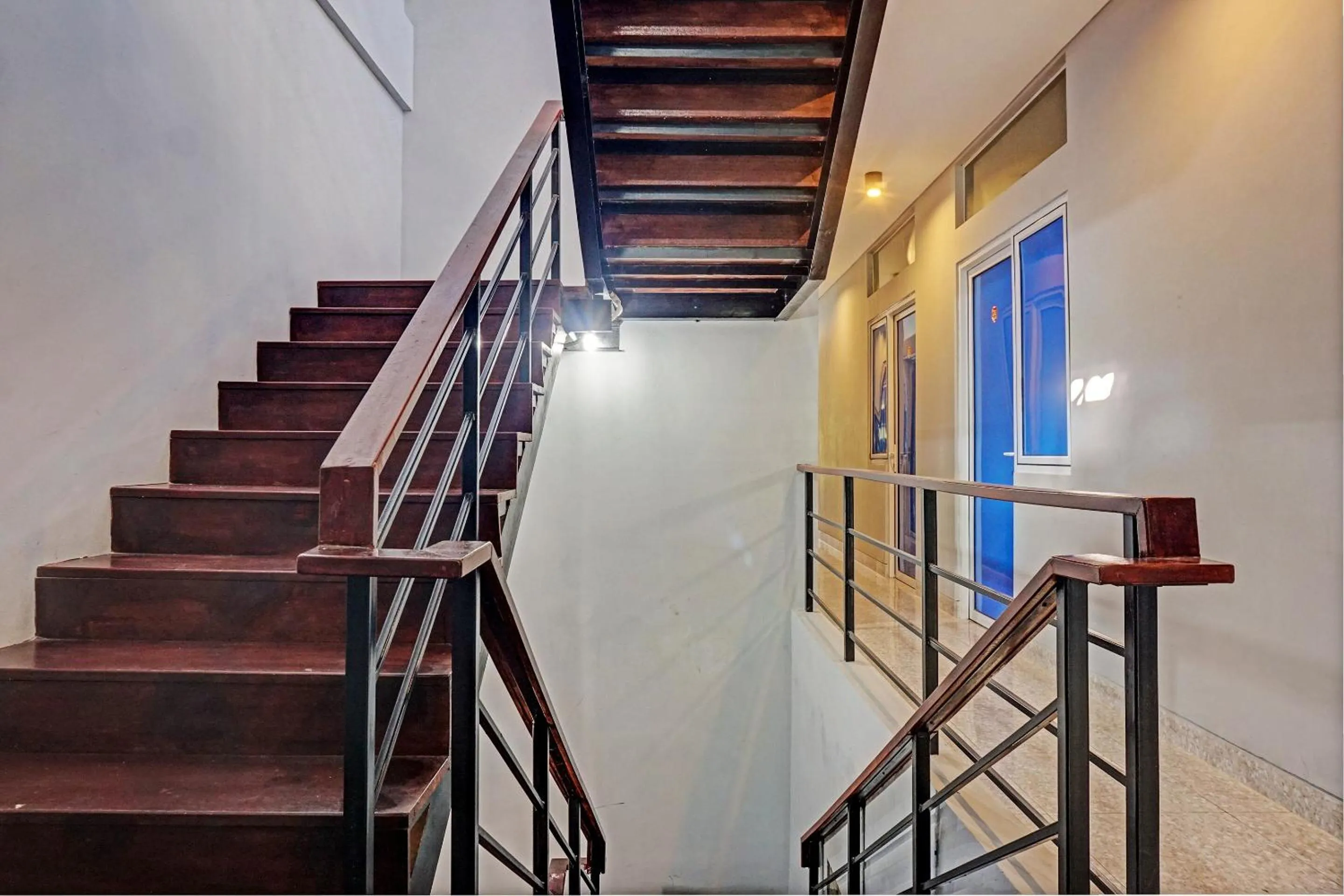 Lobby or reception in Capital O 92765 J&b Smart Sentul