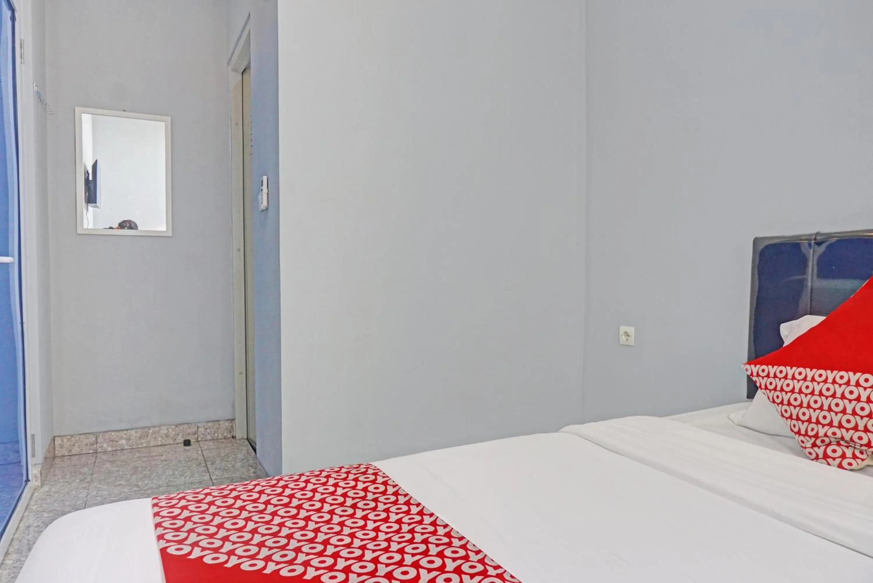 Bedroom, Bed in Capital O 92765 J&b Smart Sentul