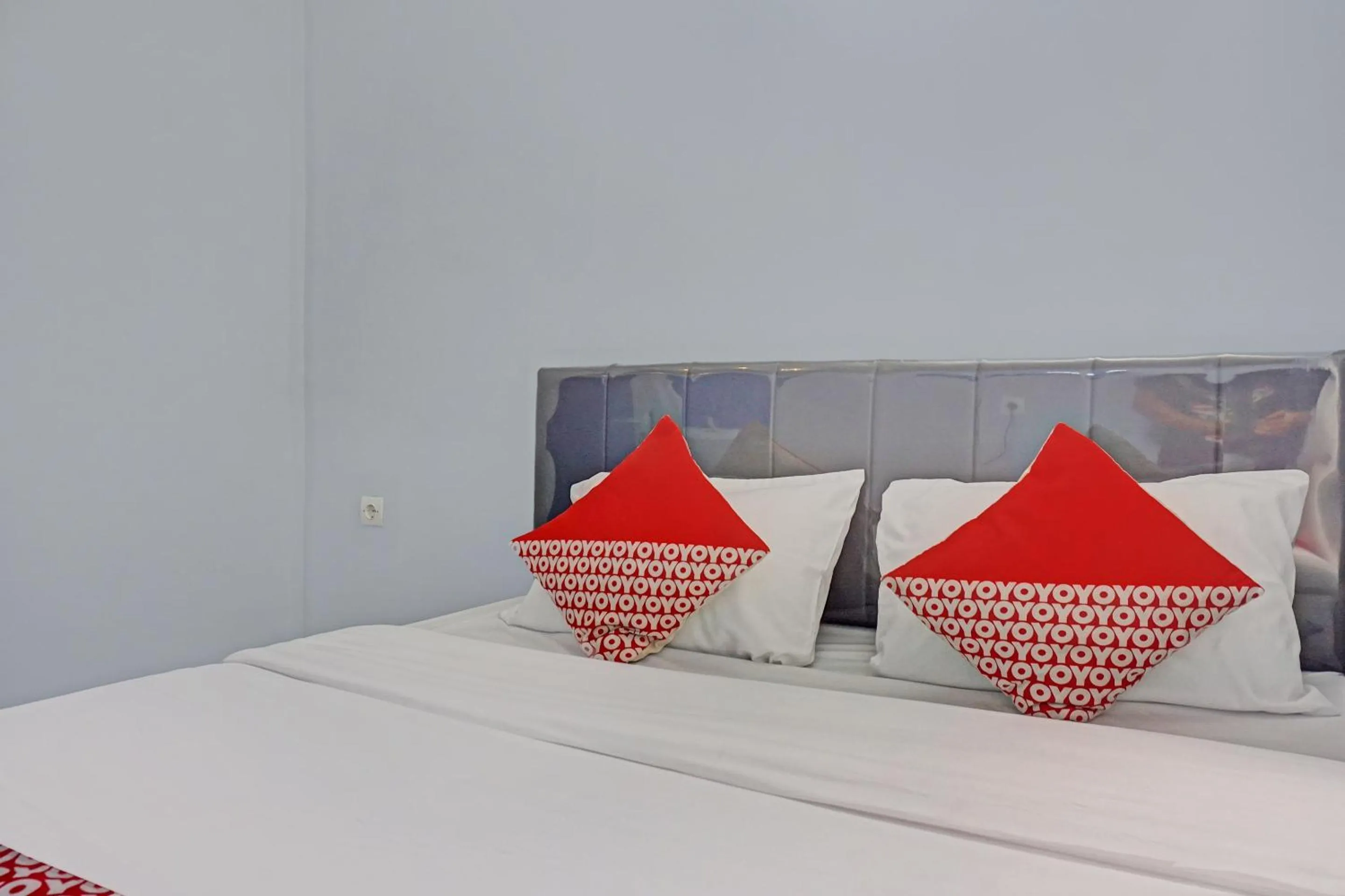 Bedroom, Bed in Capital O 92765 J&b Smart Sentul