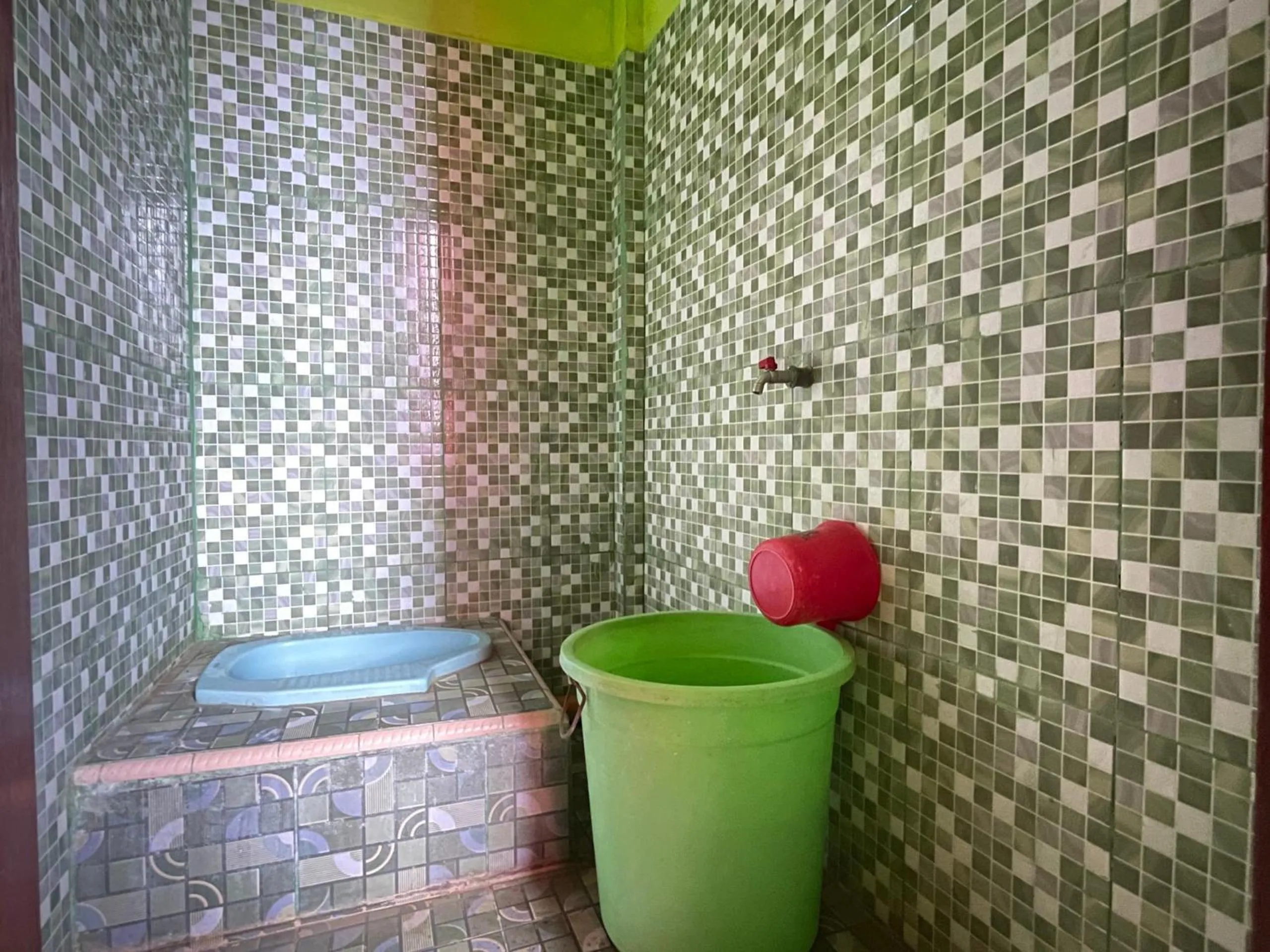 Bathroom in Hotel O Penginapan Asoka Indah Near PT. PLN (persero) Gardu Induk Barru