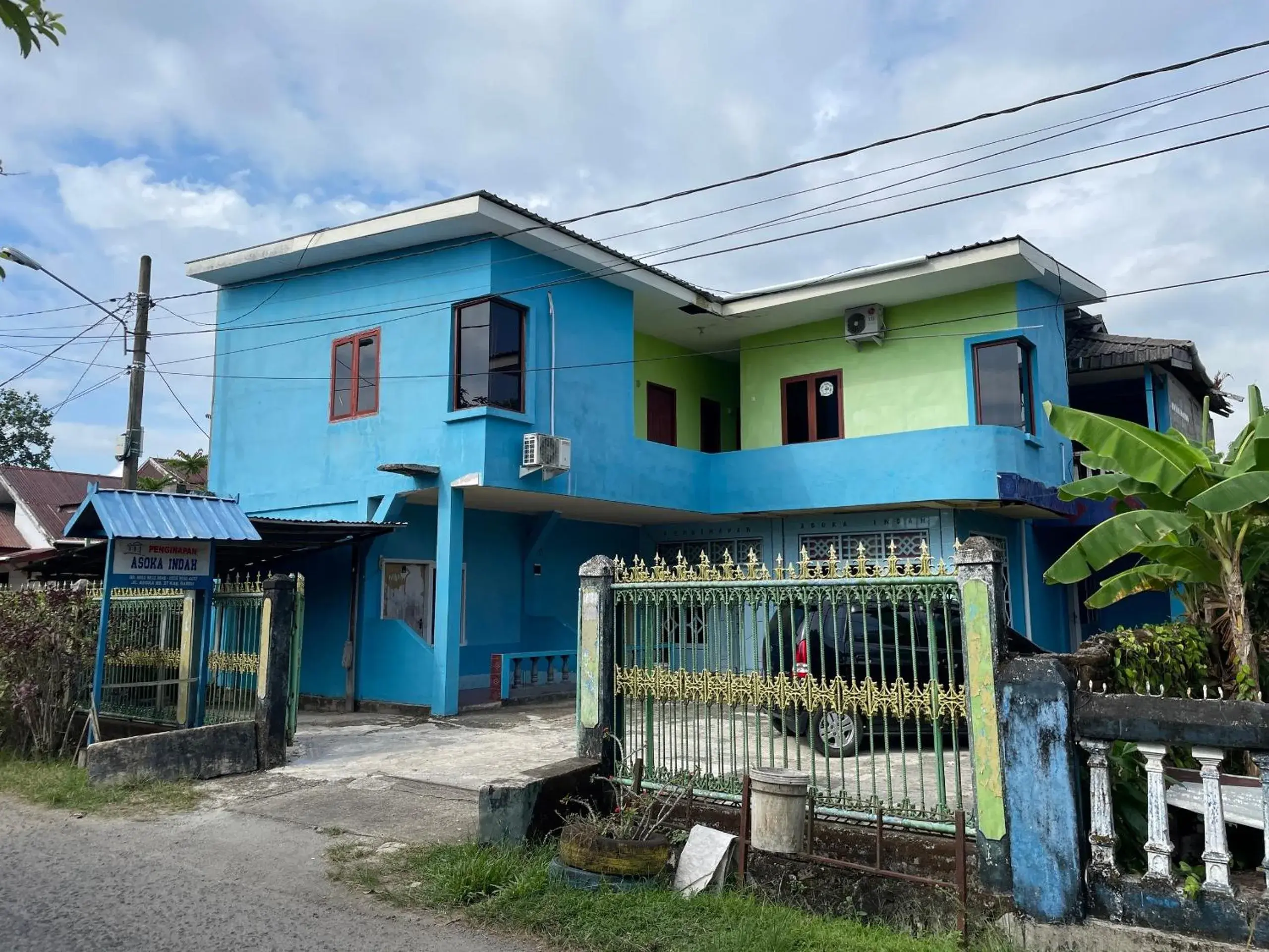 Facade/entrance in Hotel O Penginapan Asoka Indah Near PT. PLN (persero) Gardu Induk Barru Facade/entrance in Hotel O Penginapan Asoka Indah Near PT. PLN (persero) Gardu Induk Barru