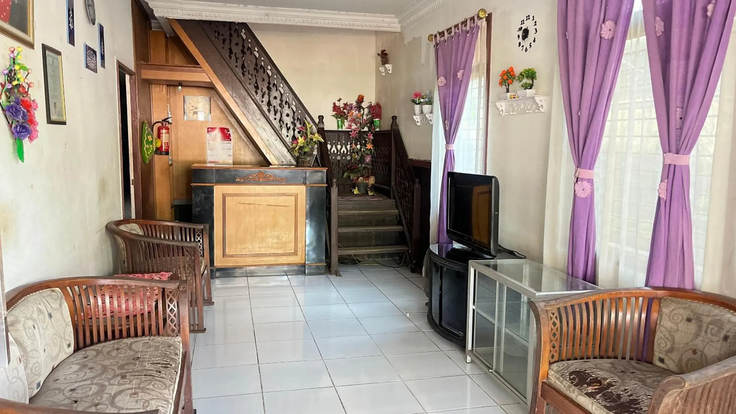 Lobby or reception in Hotel O Losmen Griya Mulia Katingan Kuala Lobby or reception in Hotel O Losmen Griya Mulia Katingan Kuala