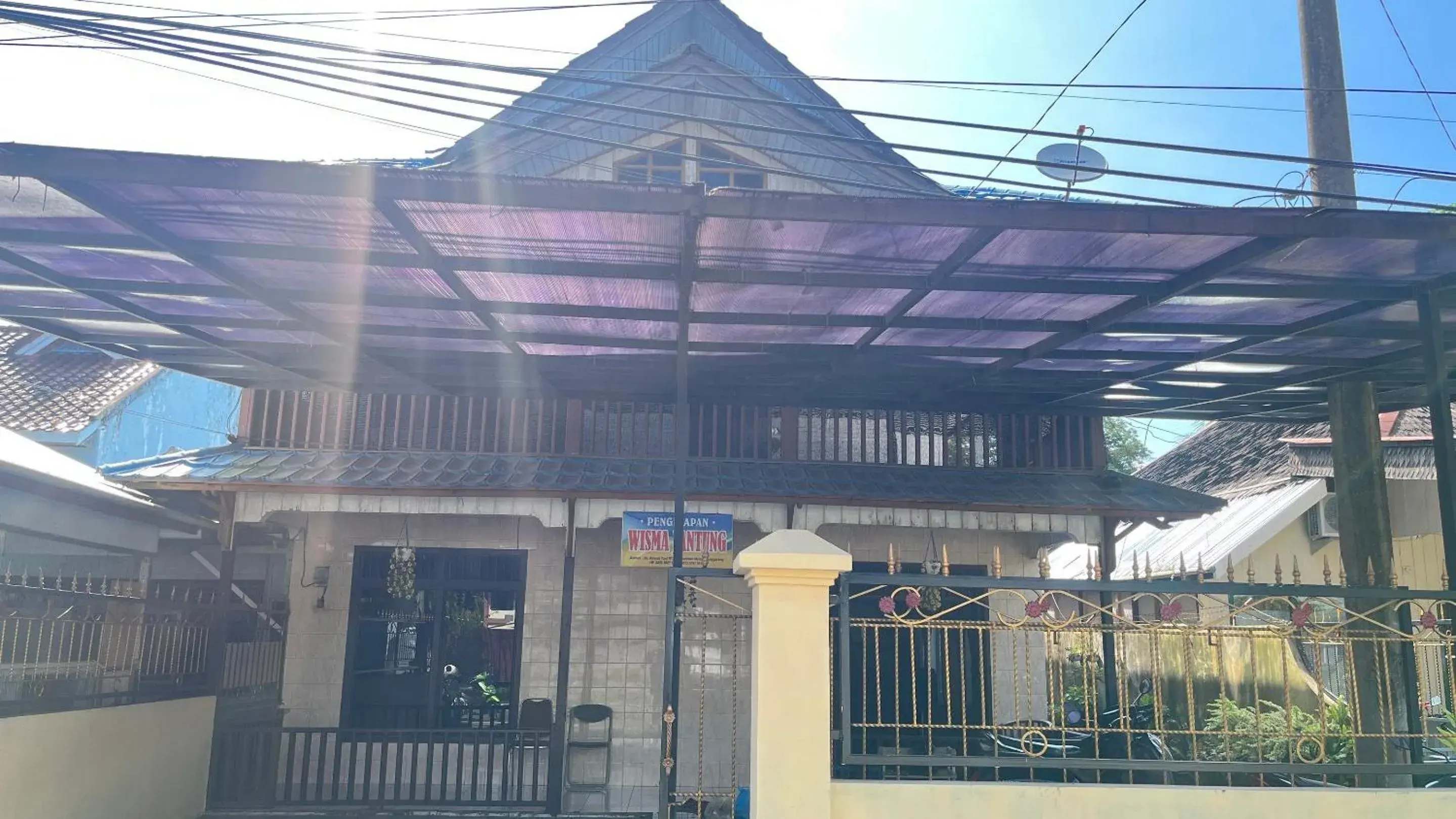 Facade/entrance in Hotel O Losmen Griya Mulia Katingan Kuala Facade/entrance in Hotel O Losmen Griya Mulia Katingan Kuala