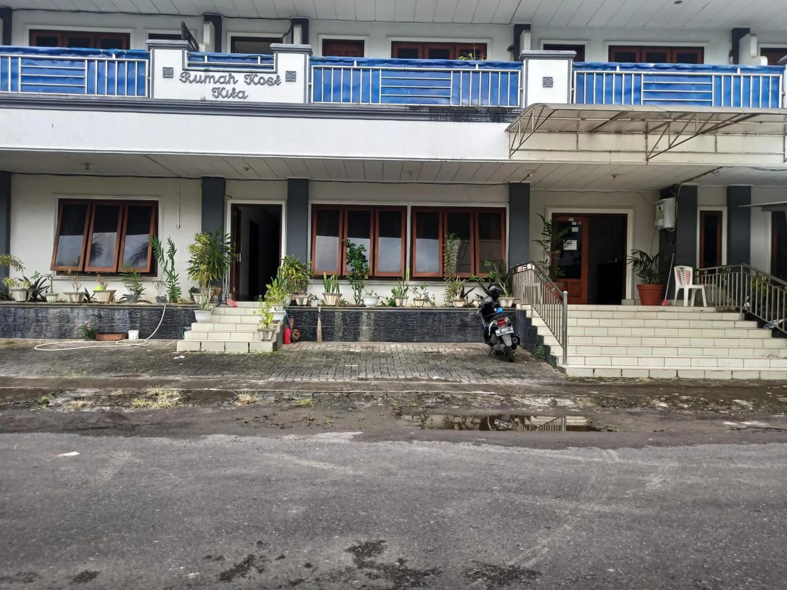 Facade/entrance in Hotel O Rumah Kost Kita Tarakan
