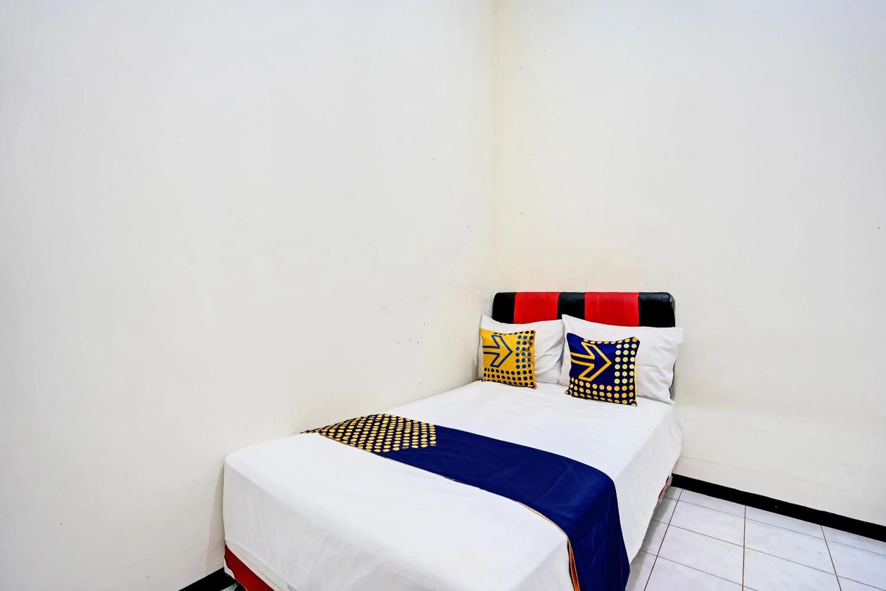 Bedroom, Bed in OYO Life 92785 Wisma Trubus Syariah